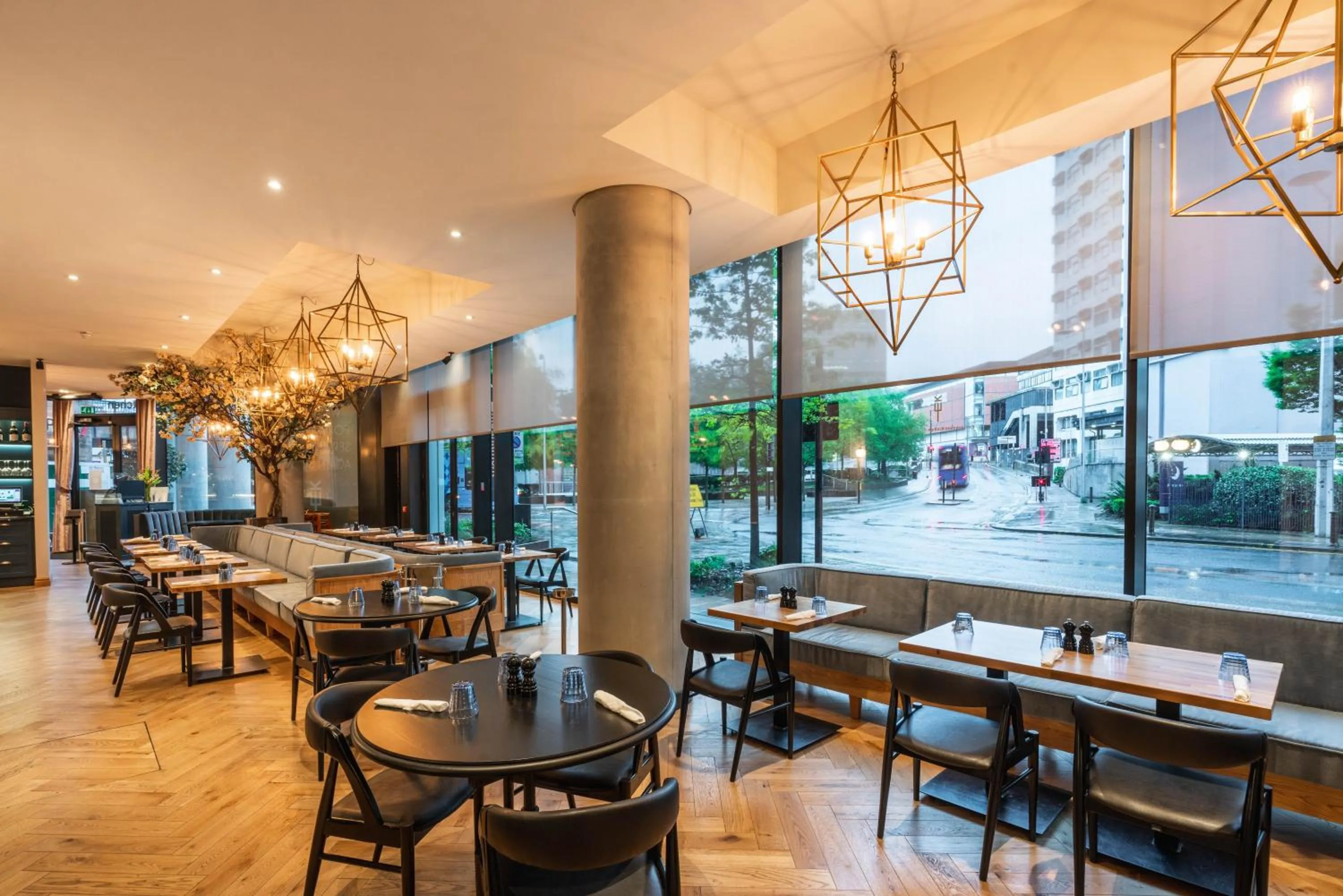 Restaurant/places to eat in CitySuites 2 Aparthotel