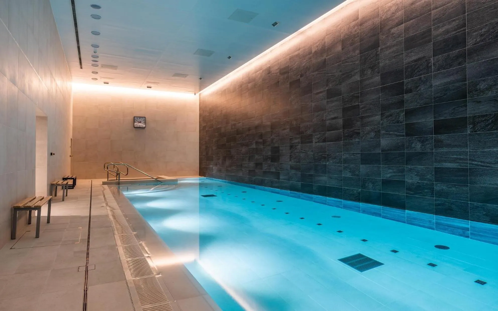 Swimming pool in CitySuites 2 Aparthotel