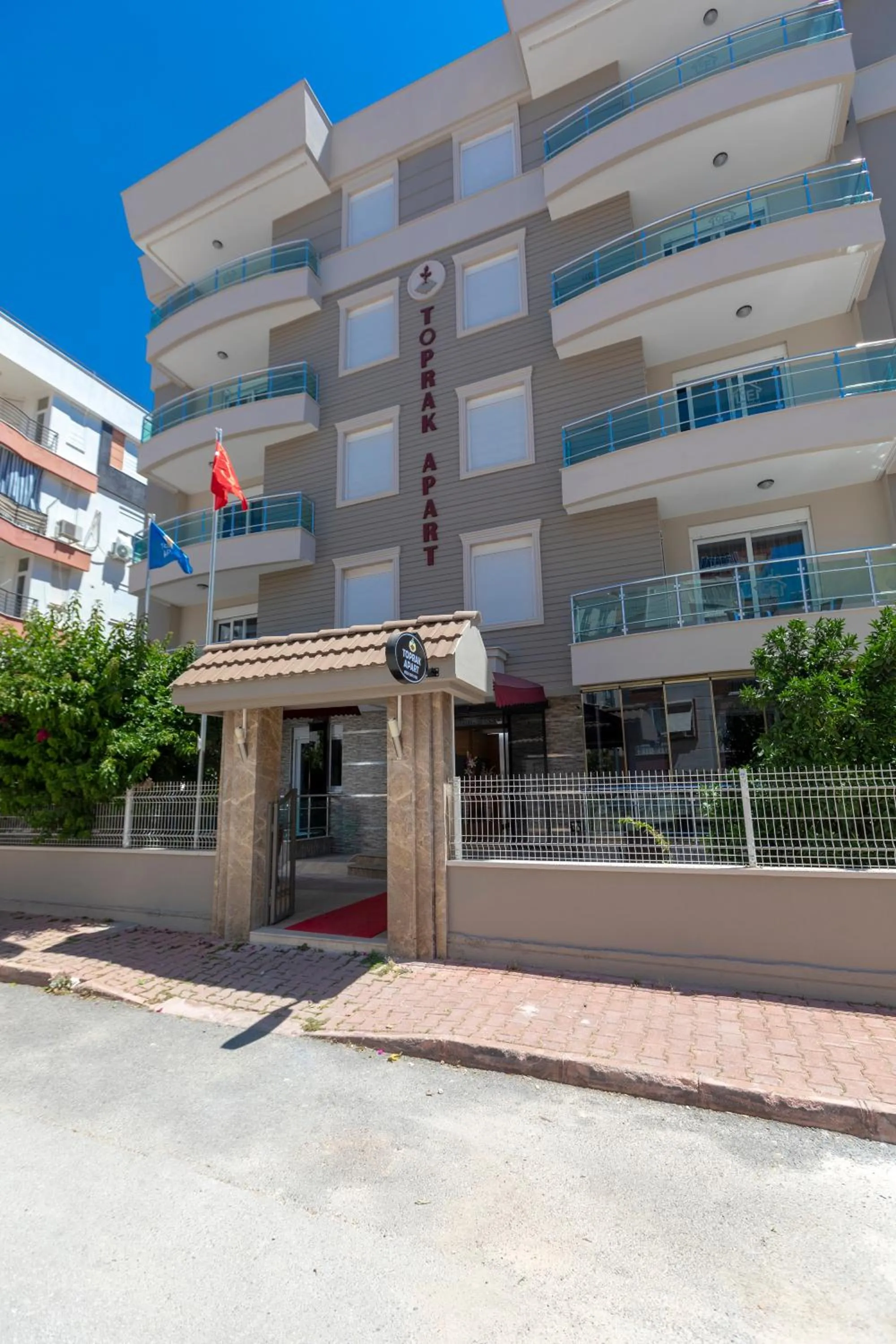 Property building in Toprak Apart Otel