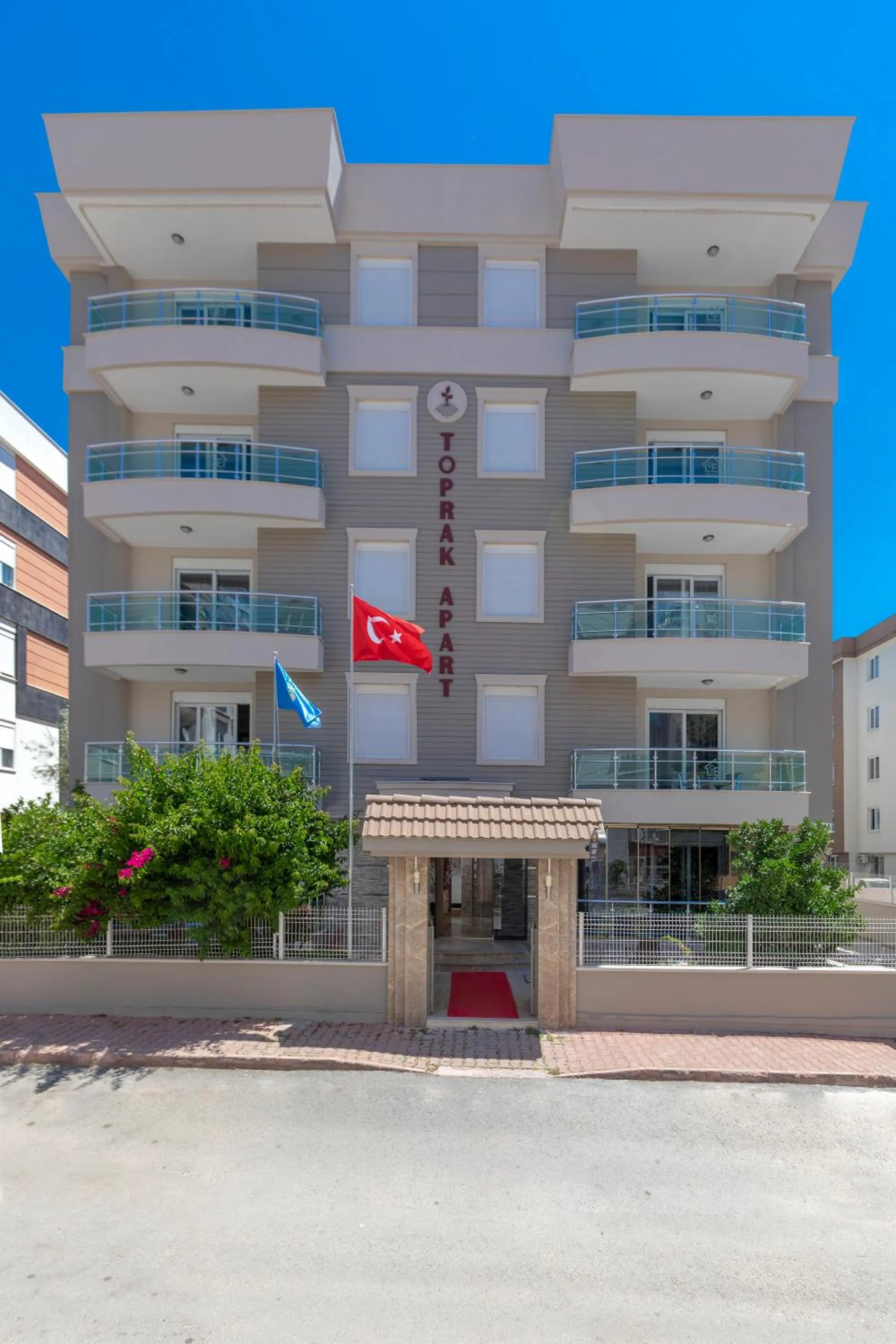 Property building in Toprak Apart Otel