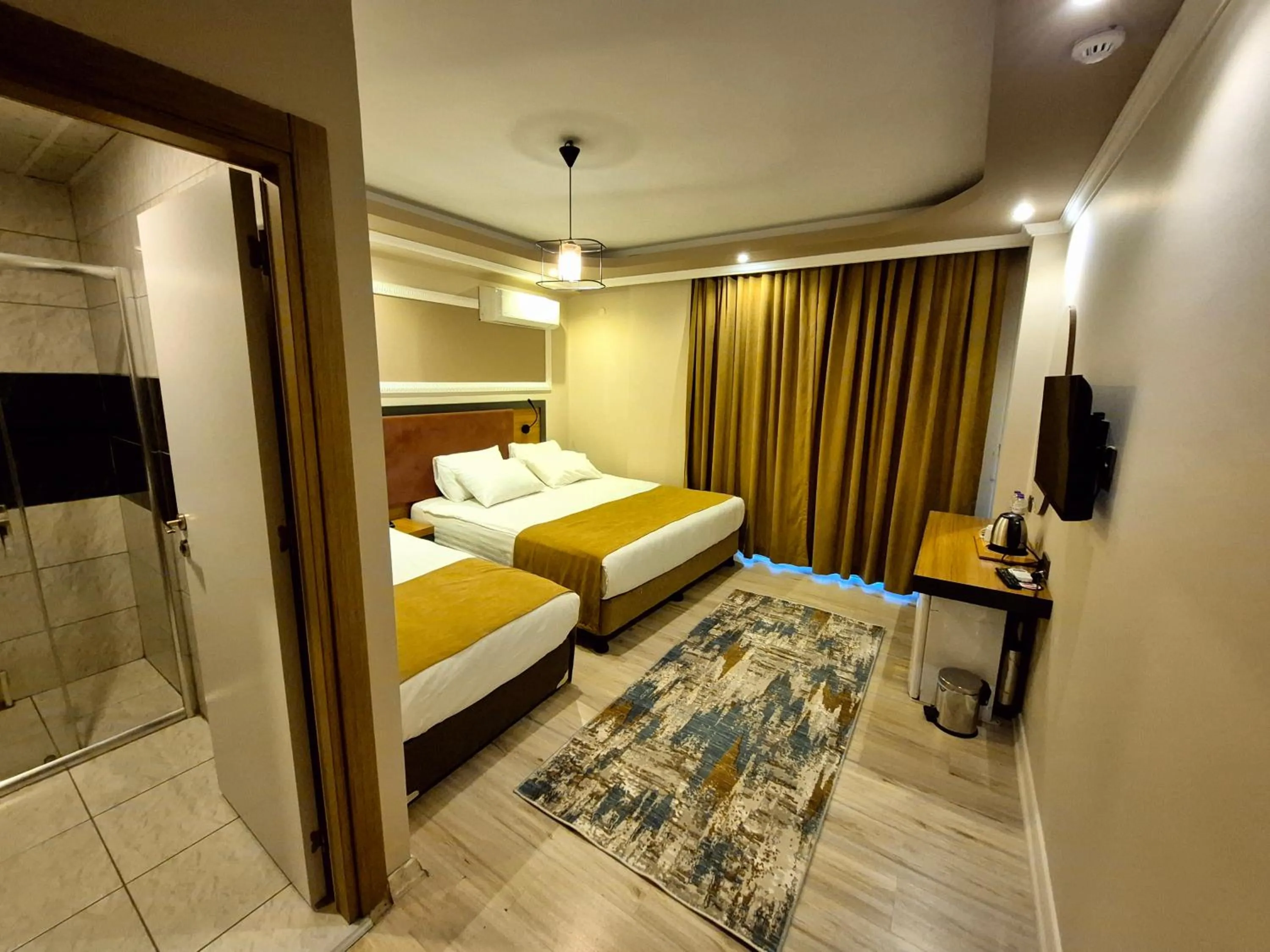 Photo of the whole room, Bed in Toprak Apart Otel