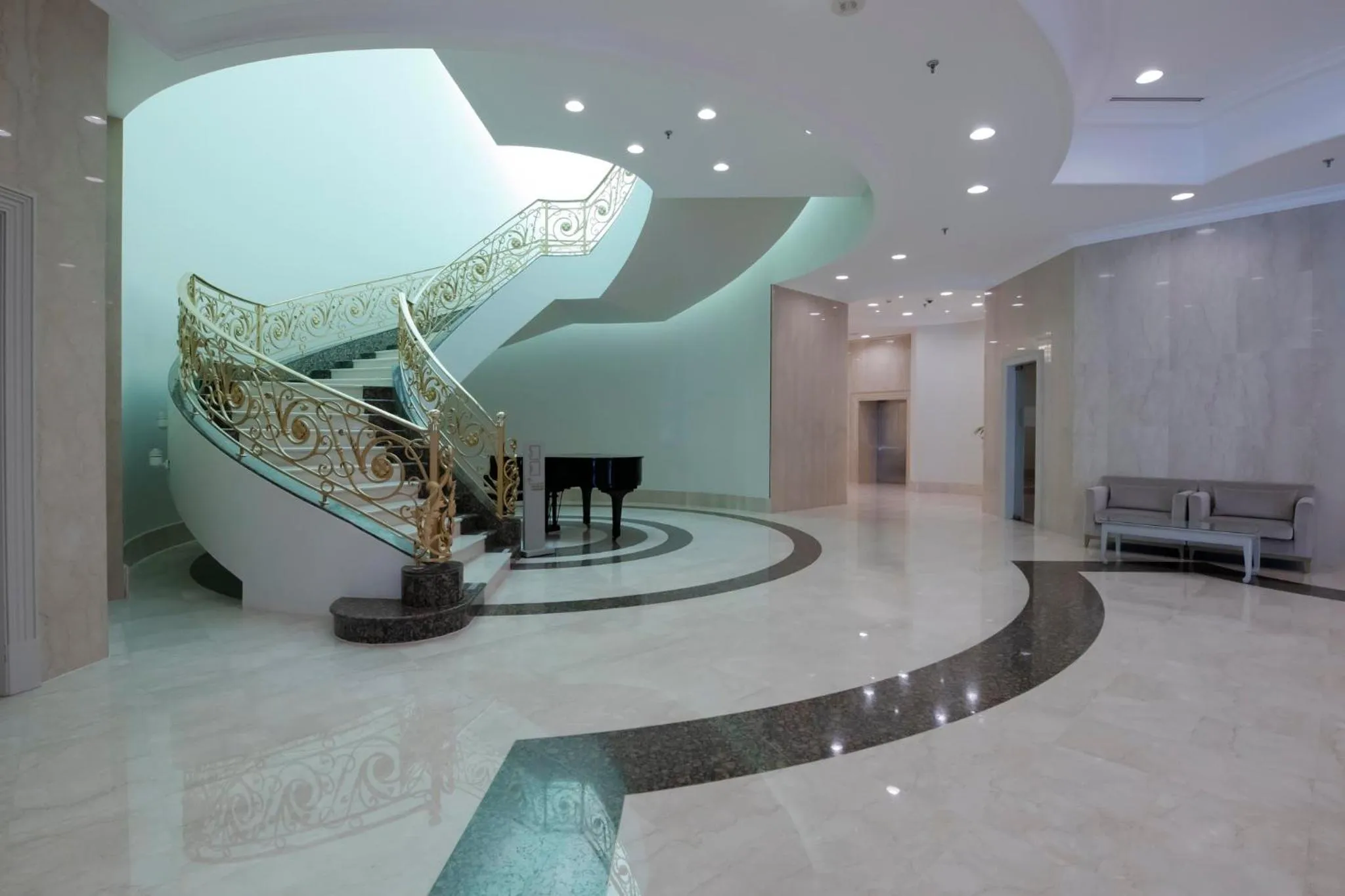 Restaurant/places to eat in Crowne Plaza Bahrain by IHG