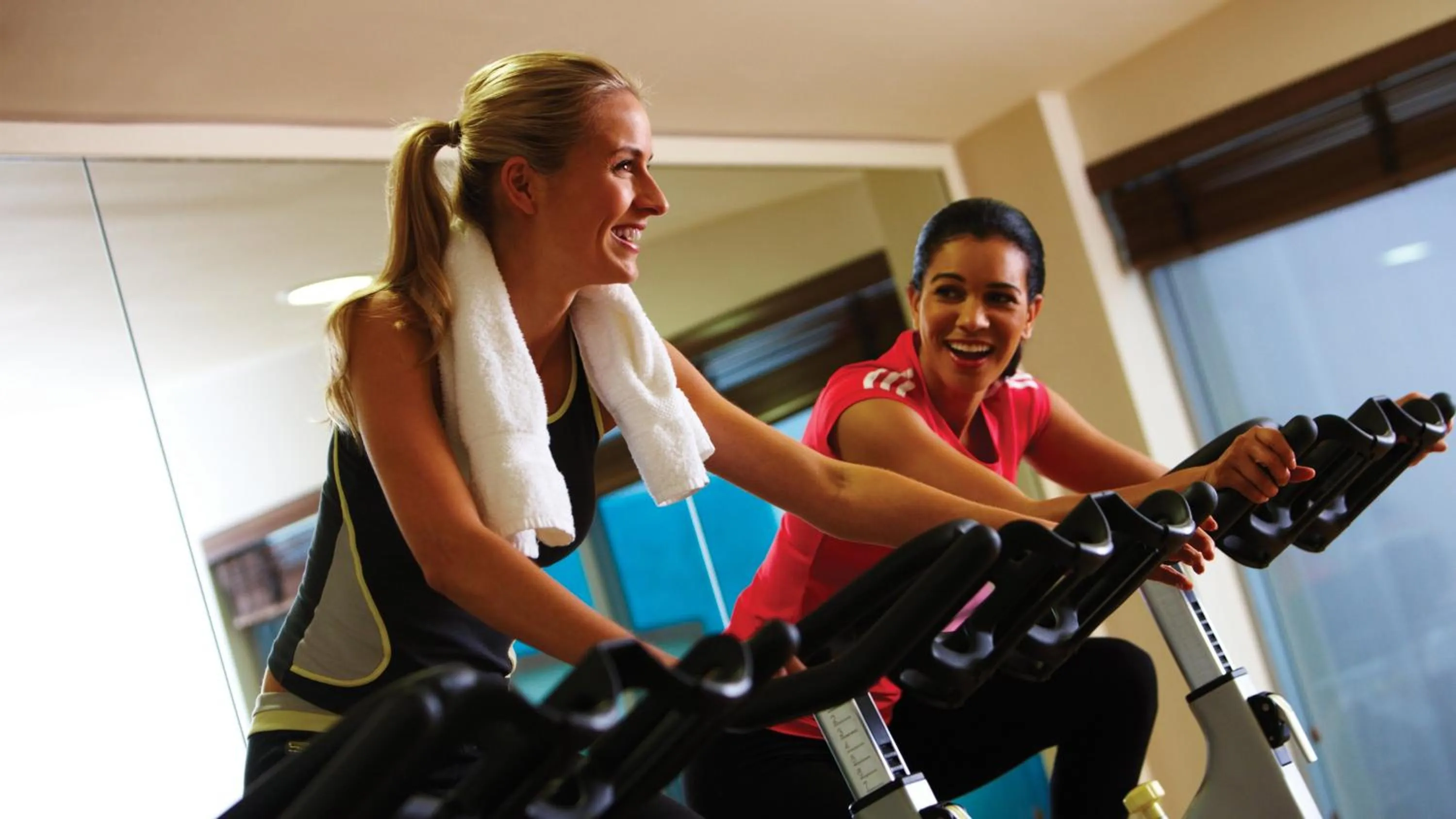 Fitness centre/facilities in Crowne Plaza Bahrain by IHG