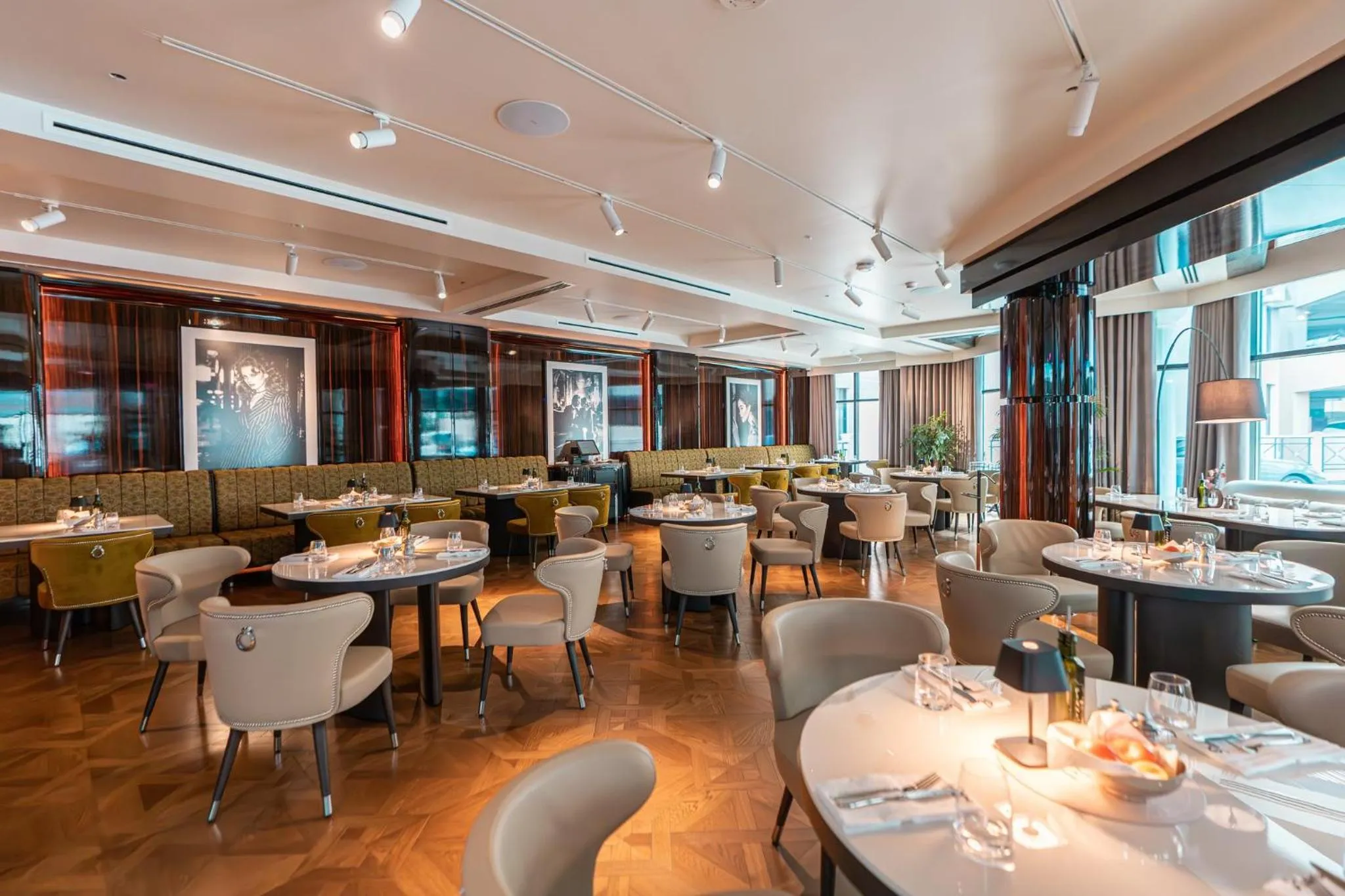 Restaurant/places to eat in Crowne Plaza Bahrain by IHG