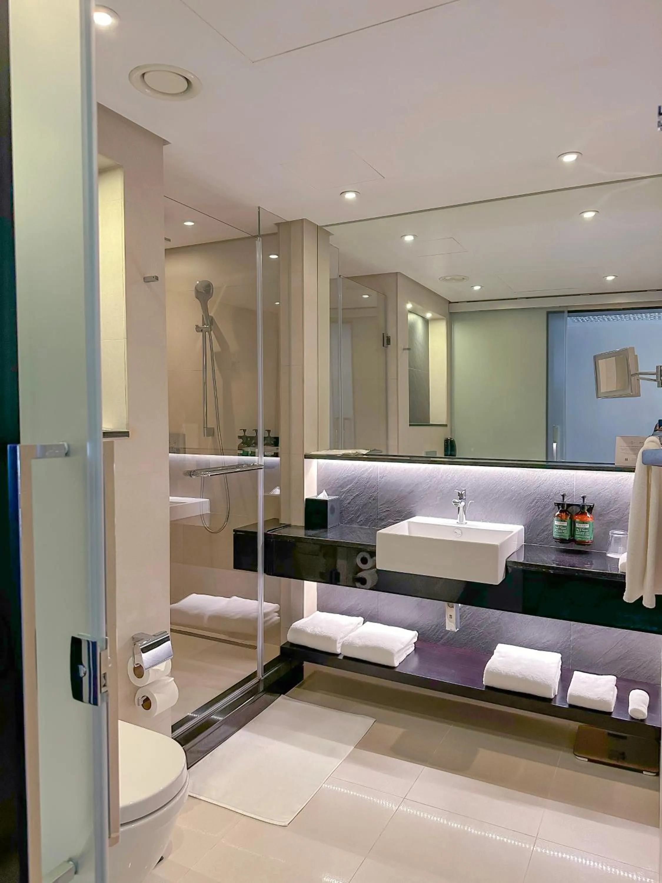 Shower in Crowne Plaza Bahrain by IHG