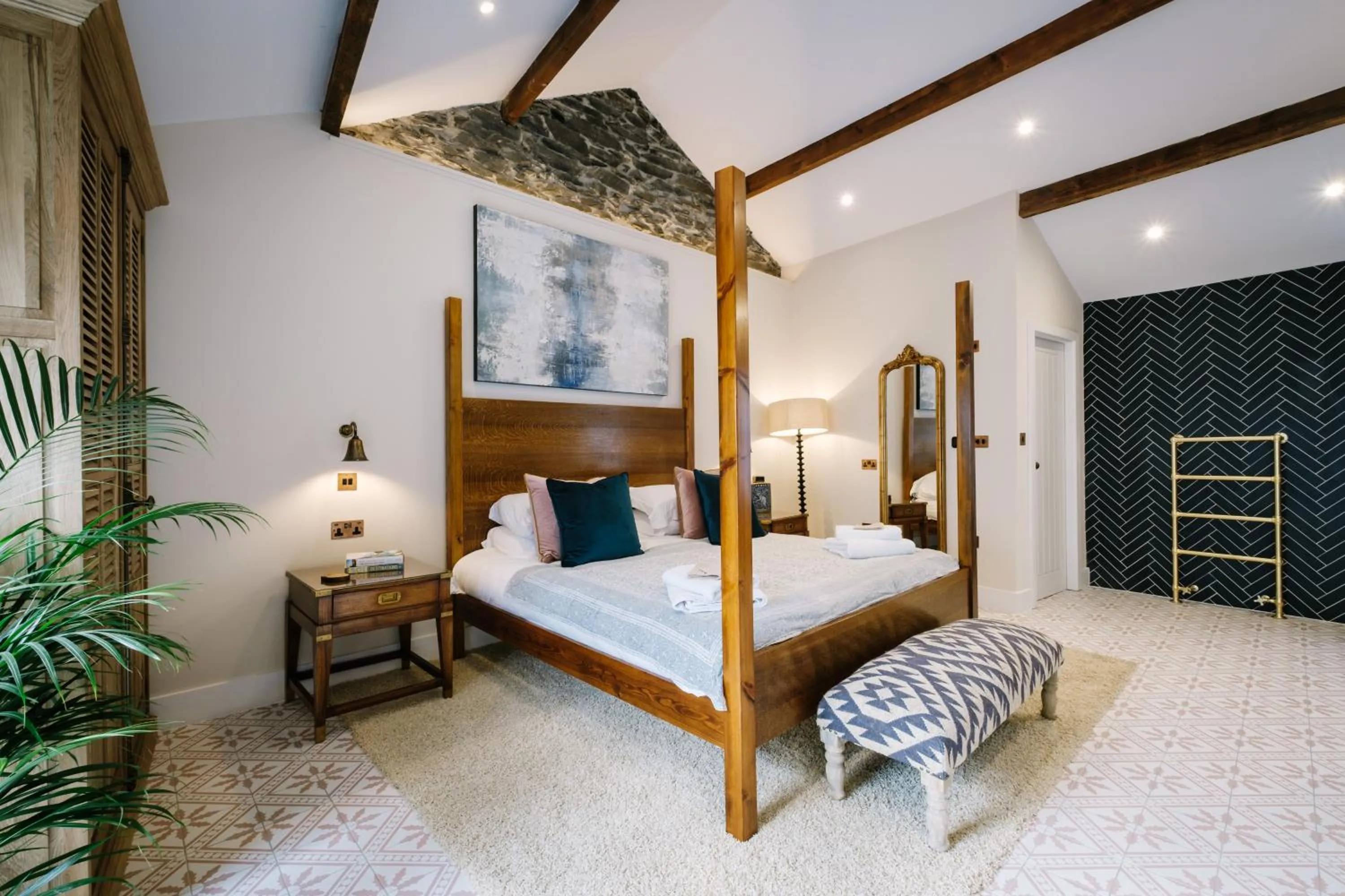 Bed in The Den - The White House Windermere