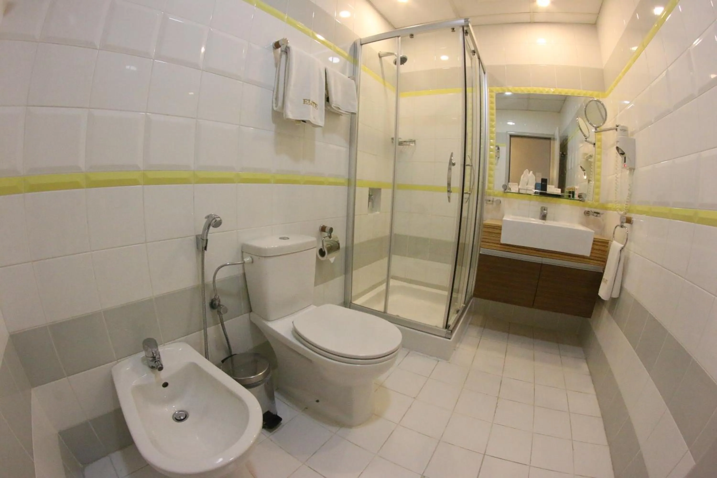 Shower in Elite Resort & Spa