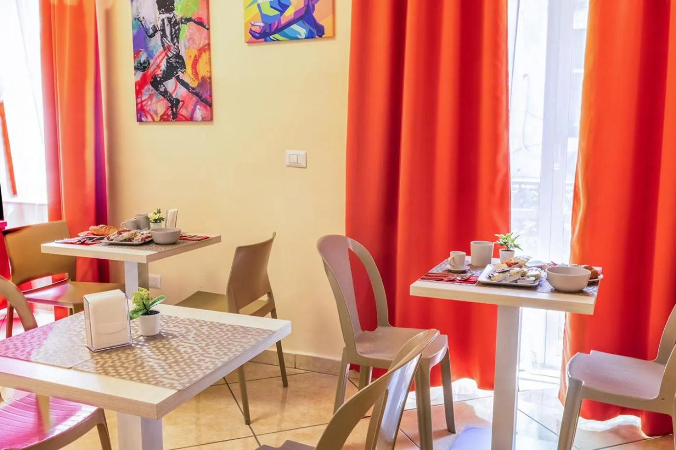 Communal lounge/ TV room in Re Diego