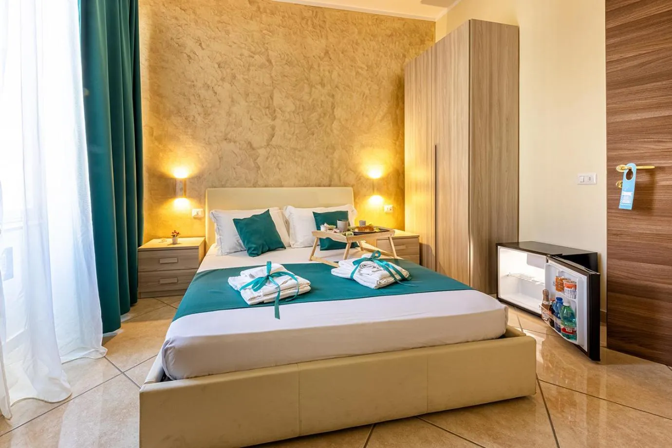 Photo of the whole room, Bed in Re Diego