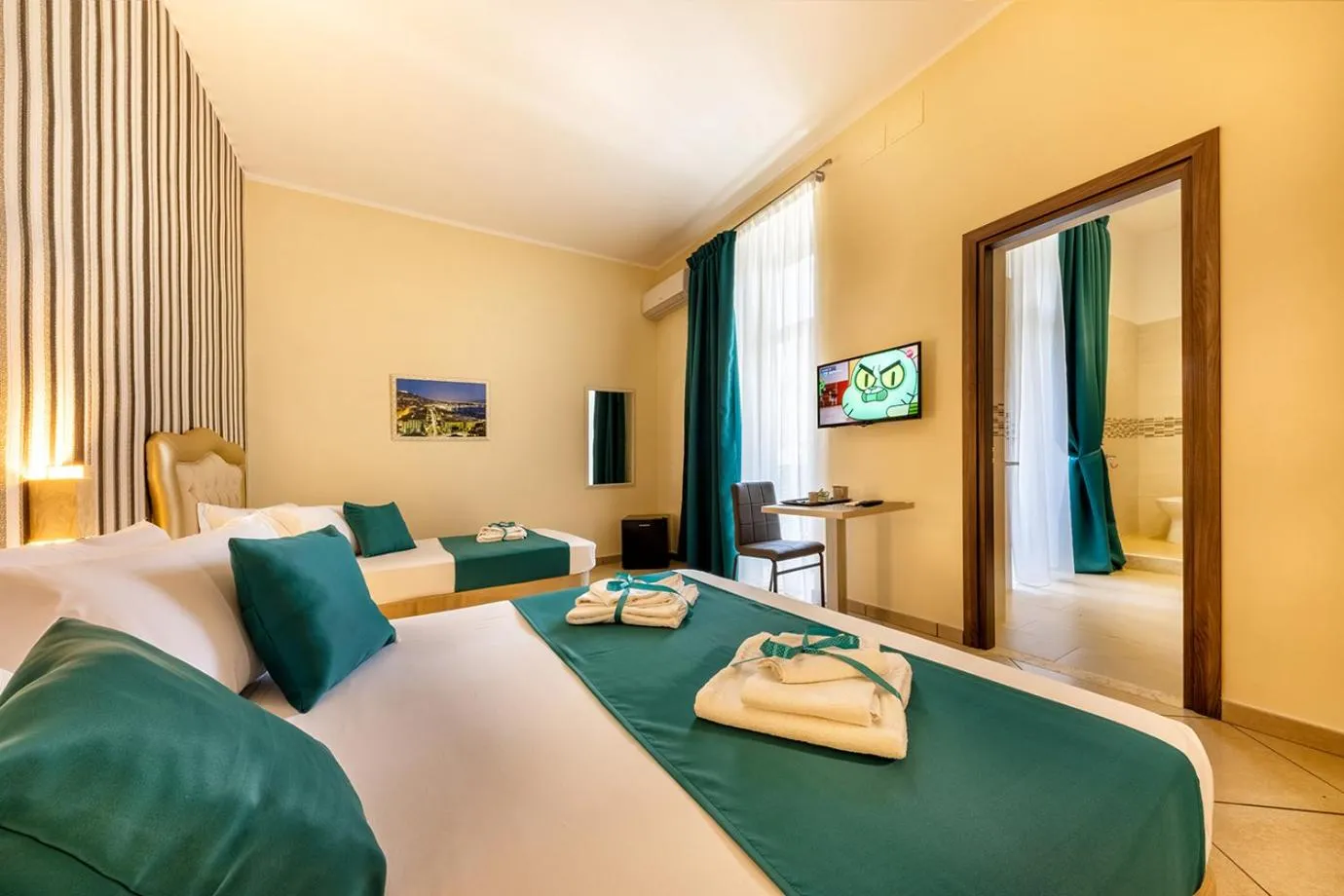 Photo of the whole room, Bed in Re Diego