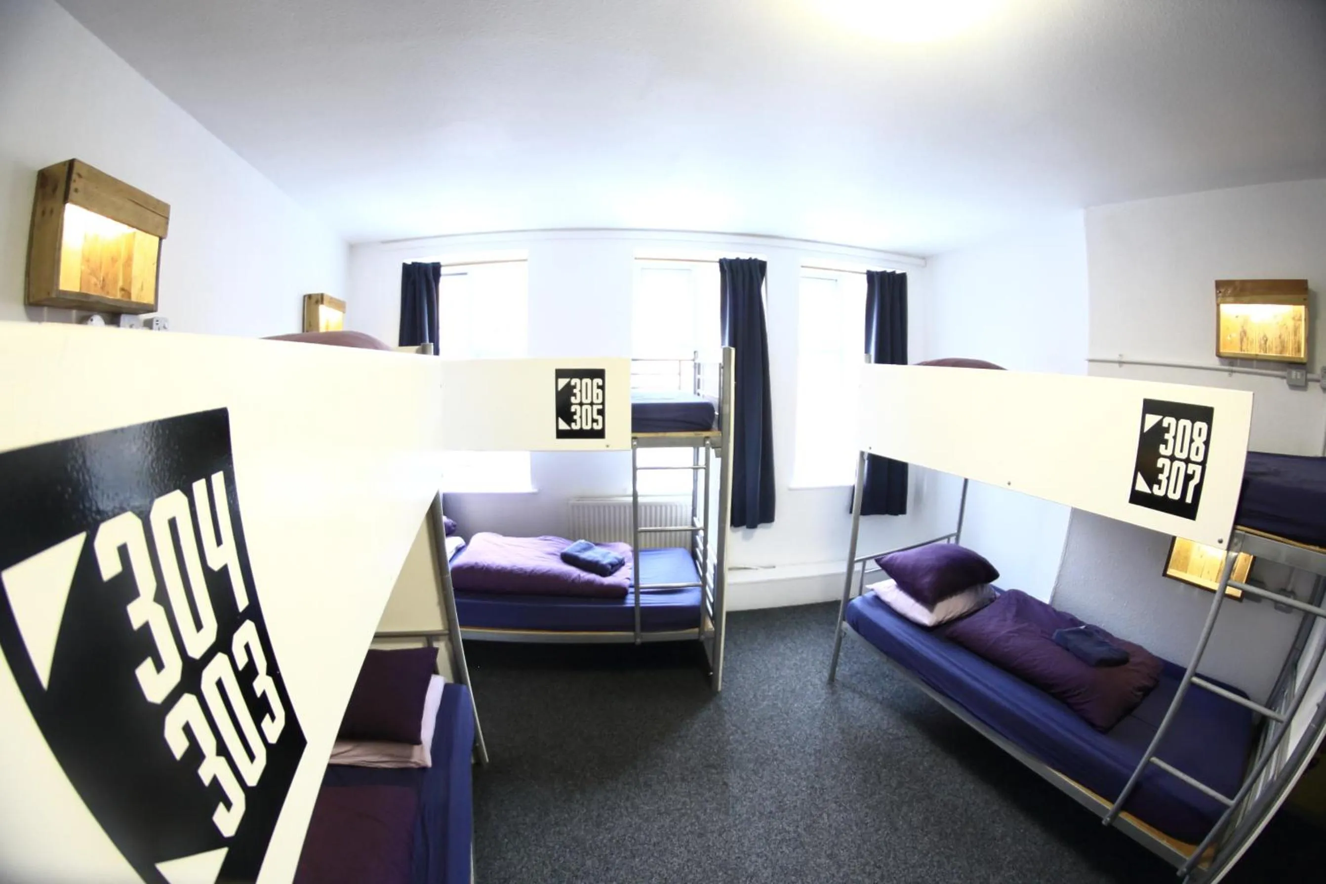 bunk bed, Bed in Central Backpackers