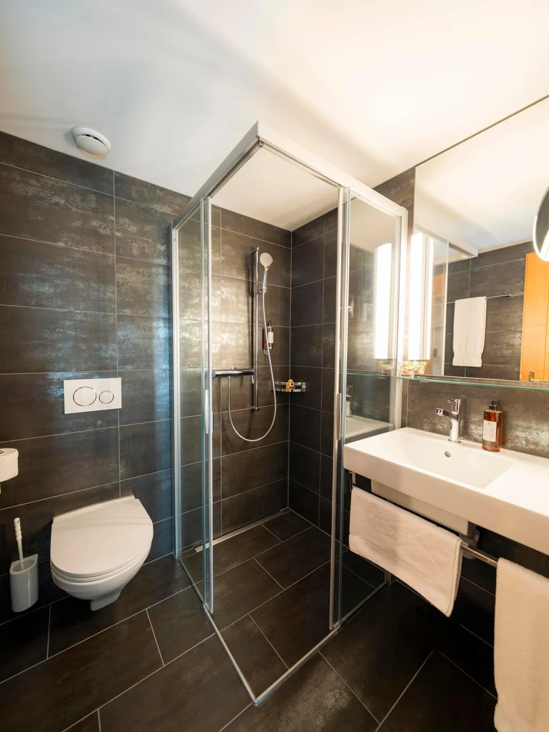 Shower in Hotel Löwen