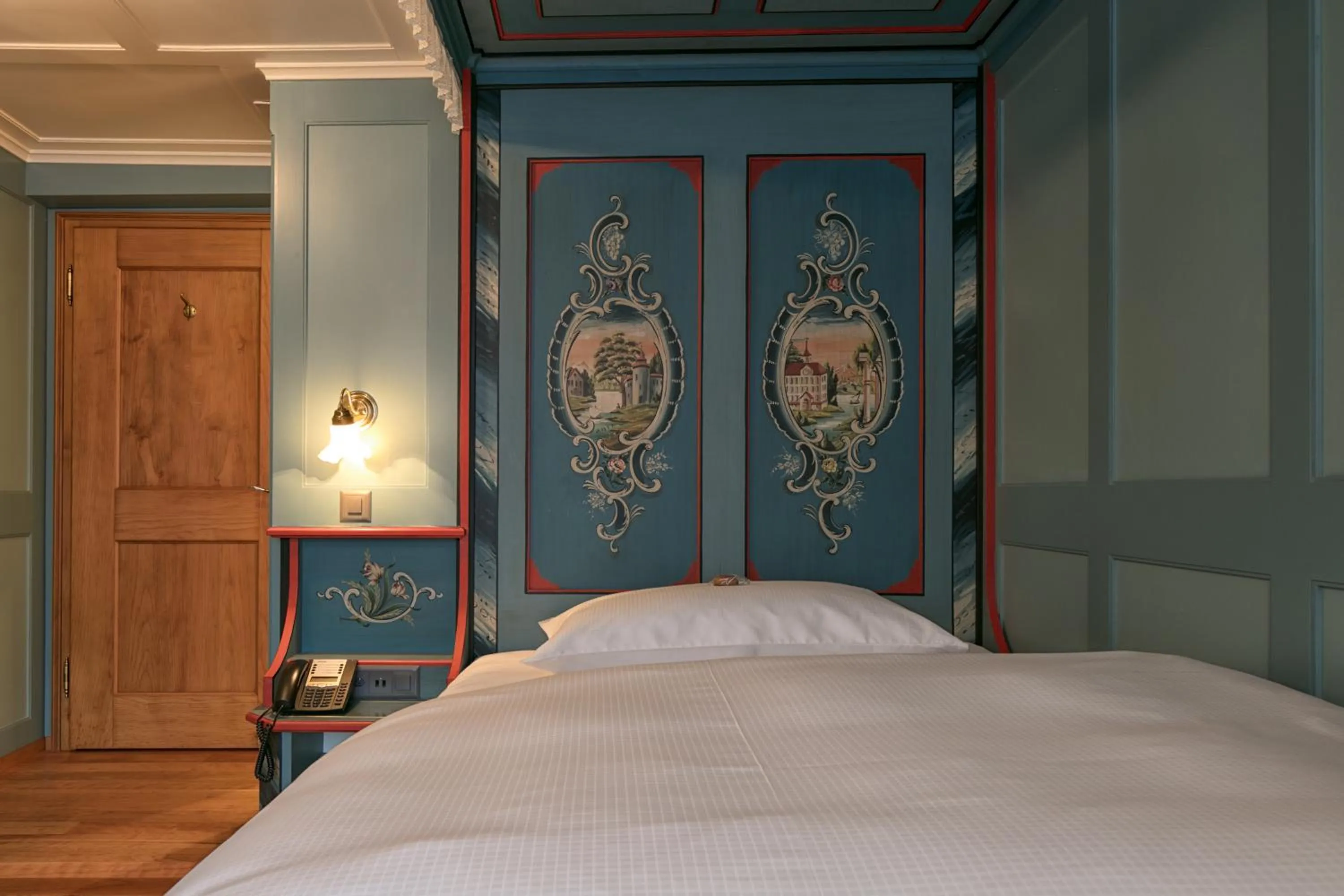 Bedroom, Bed in Hotel Löwen