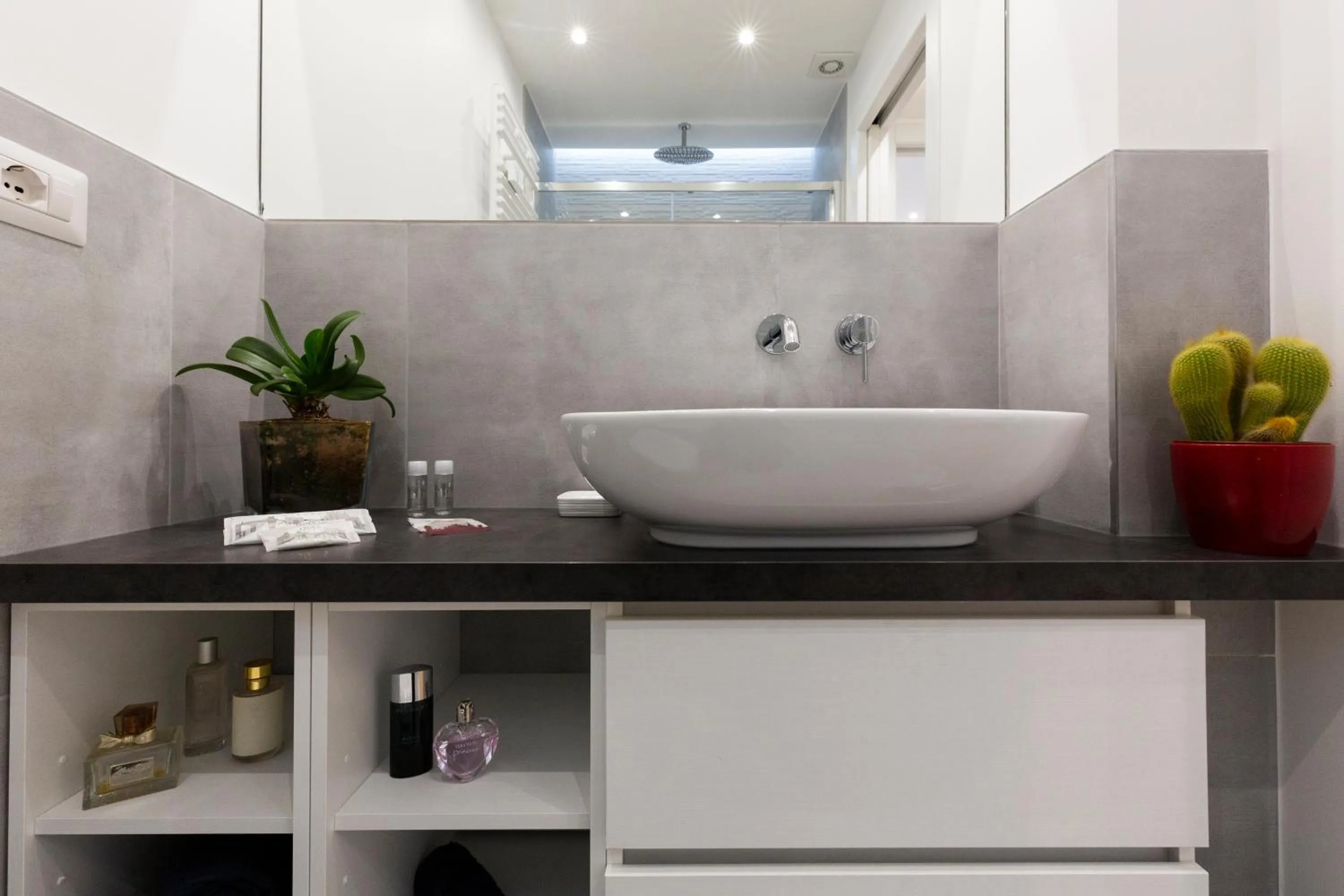 Bathroom in House San Cristoforo M4