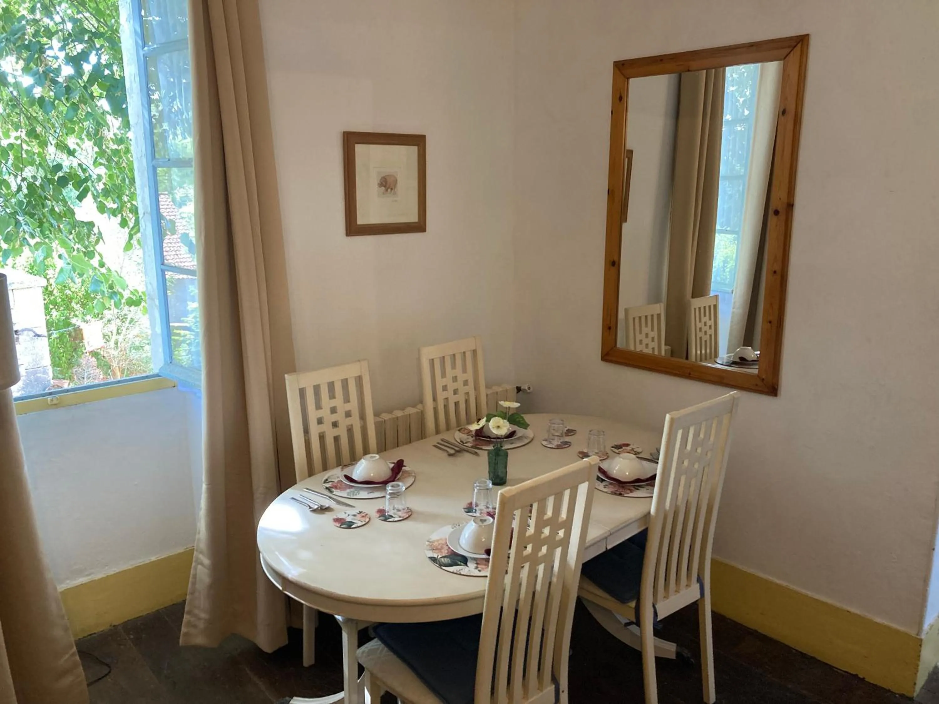 7 Dagnaud De la Tude our family farmhouse style home with en-suite