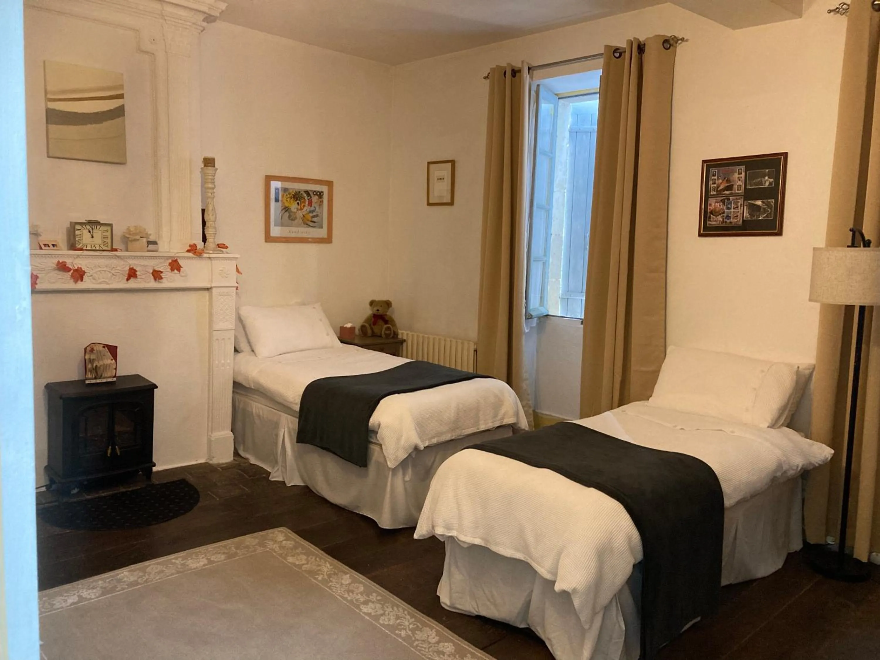 7 Dagnaud De la Tude our family farmhouse style home with en-suite