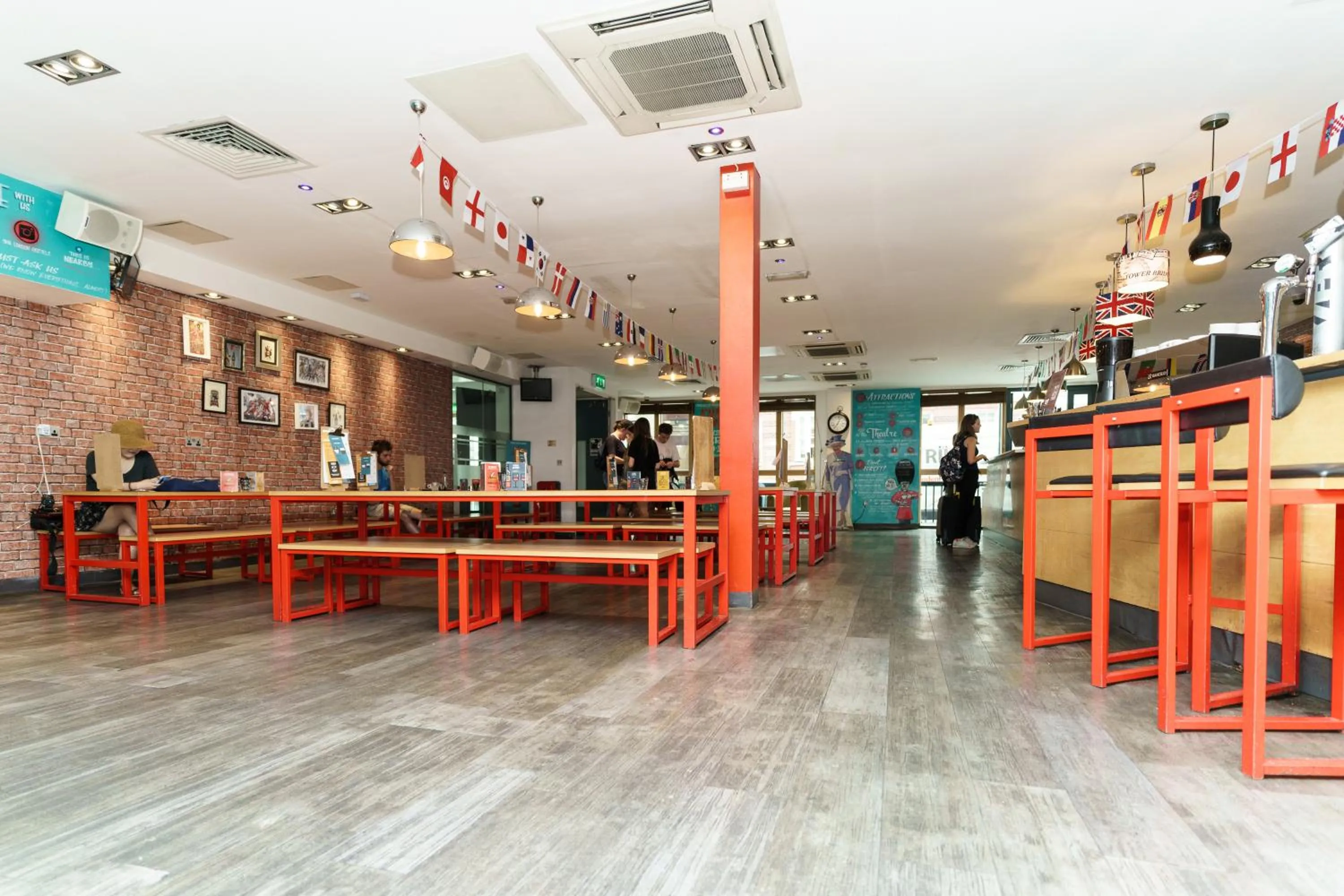 Lounge or bar in YHA London Central