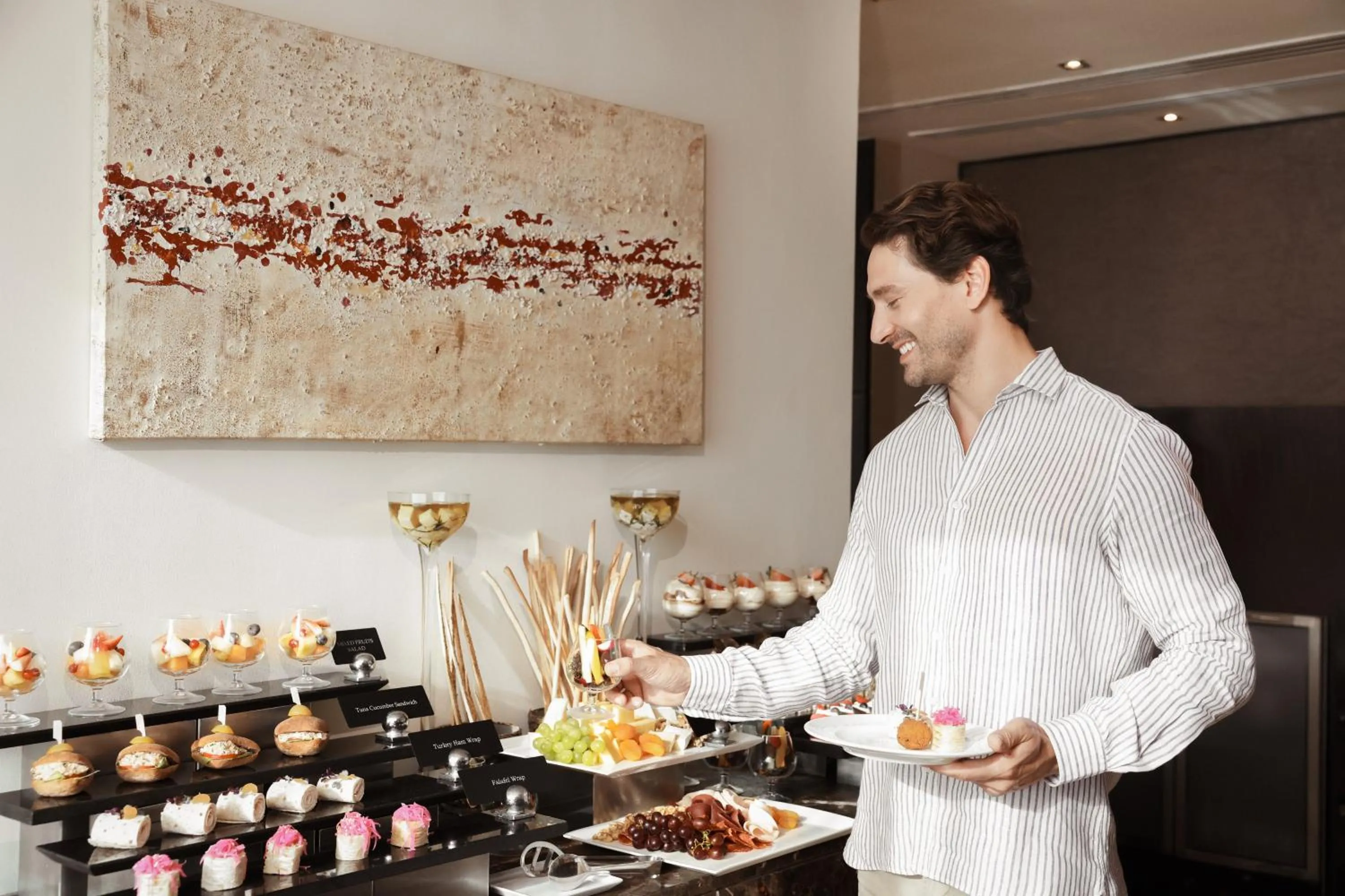 Lounge or bar in Media Rotana Dubai