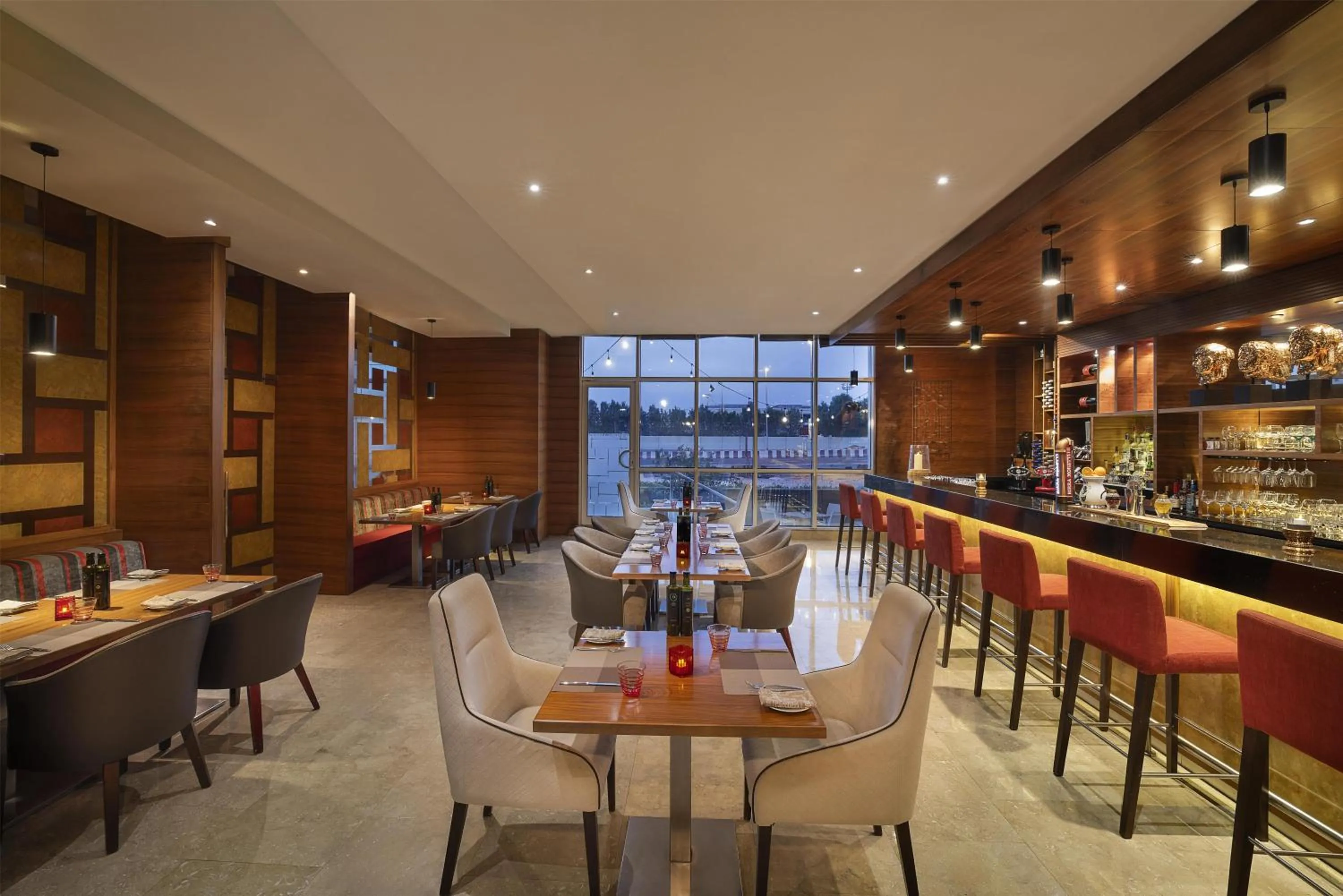 Restaurant/places to eat in Radisson Blu Hotel, Dubai Barsha Heights