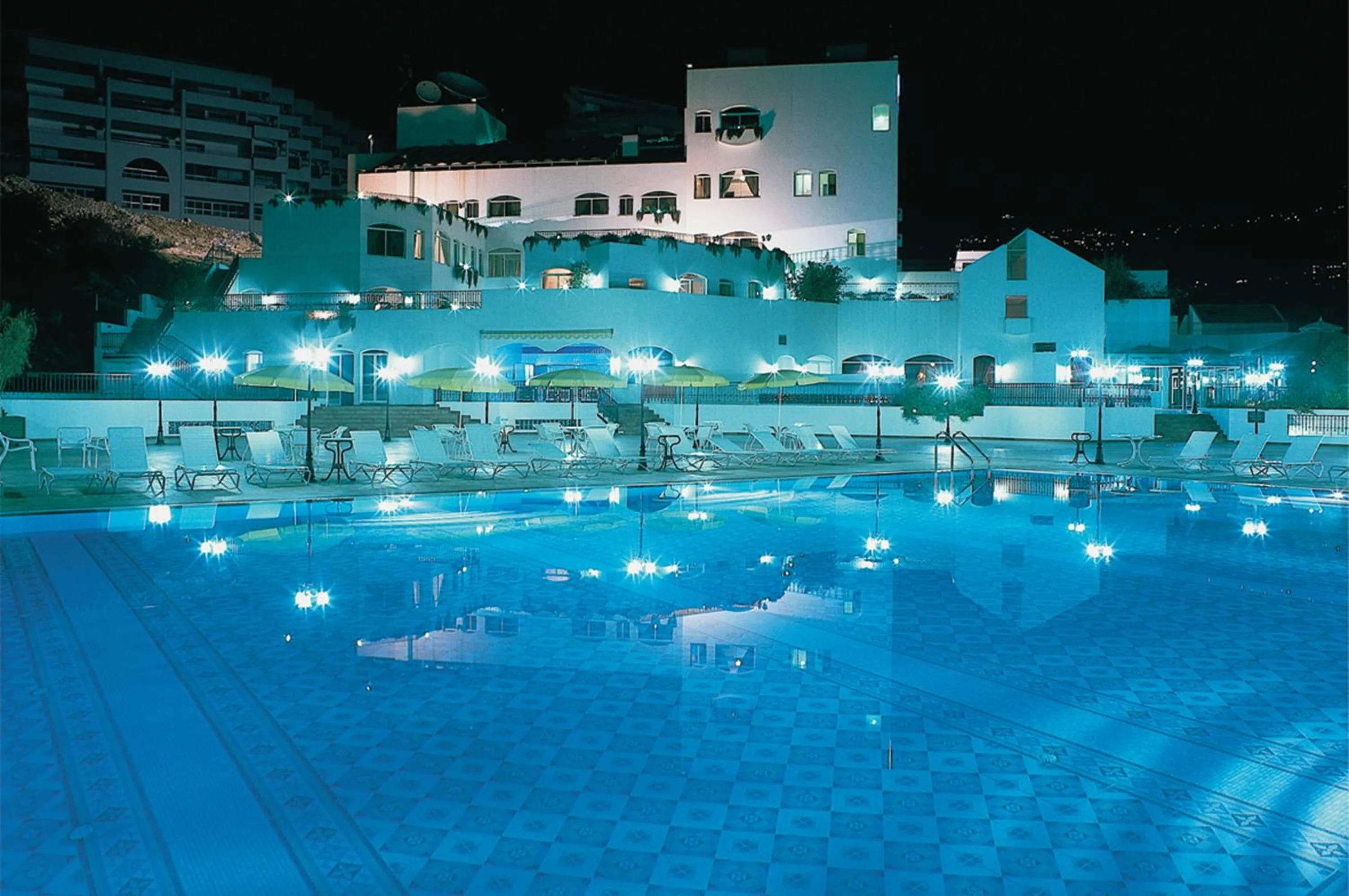 Facade/entrance in Regency Palace Hotel