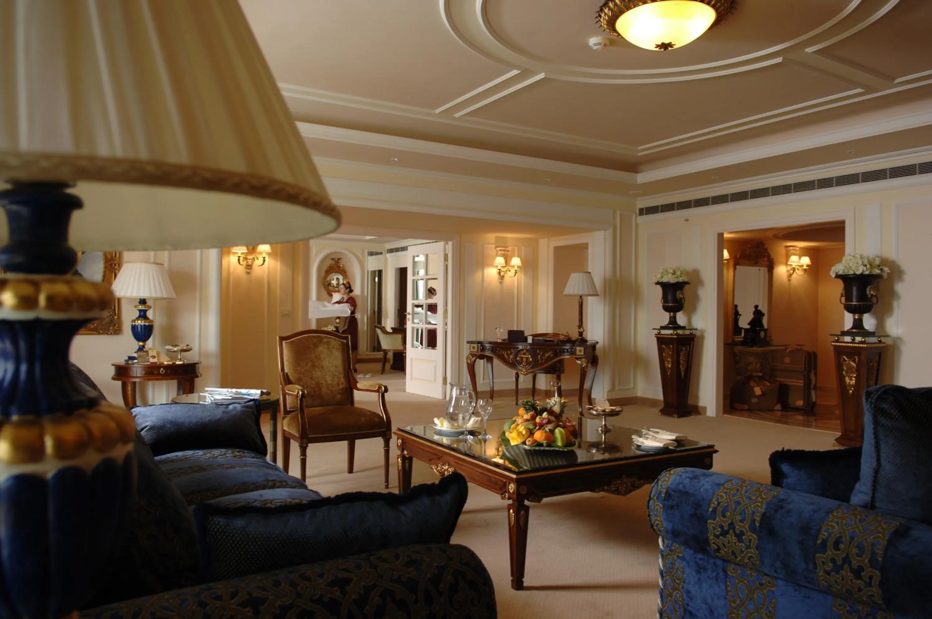Living room in Regency Palace Hotel