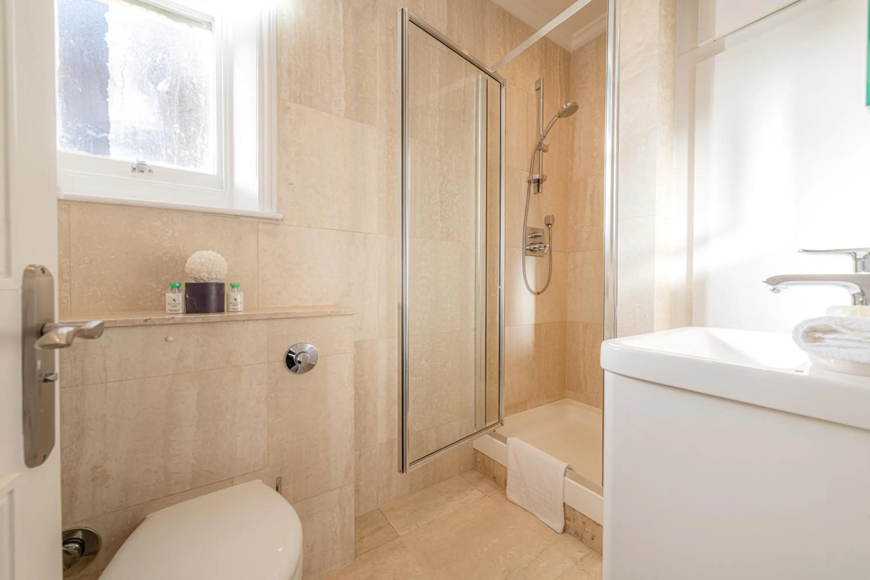 Shower in 20 Hertford Street - Mayfair Apartments