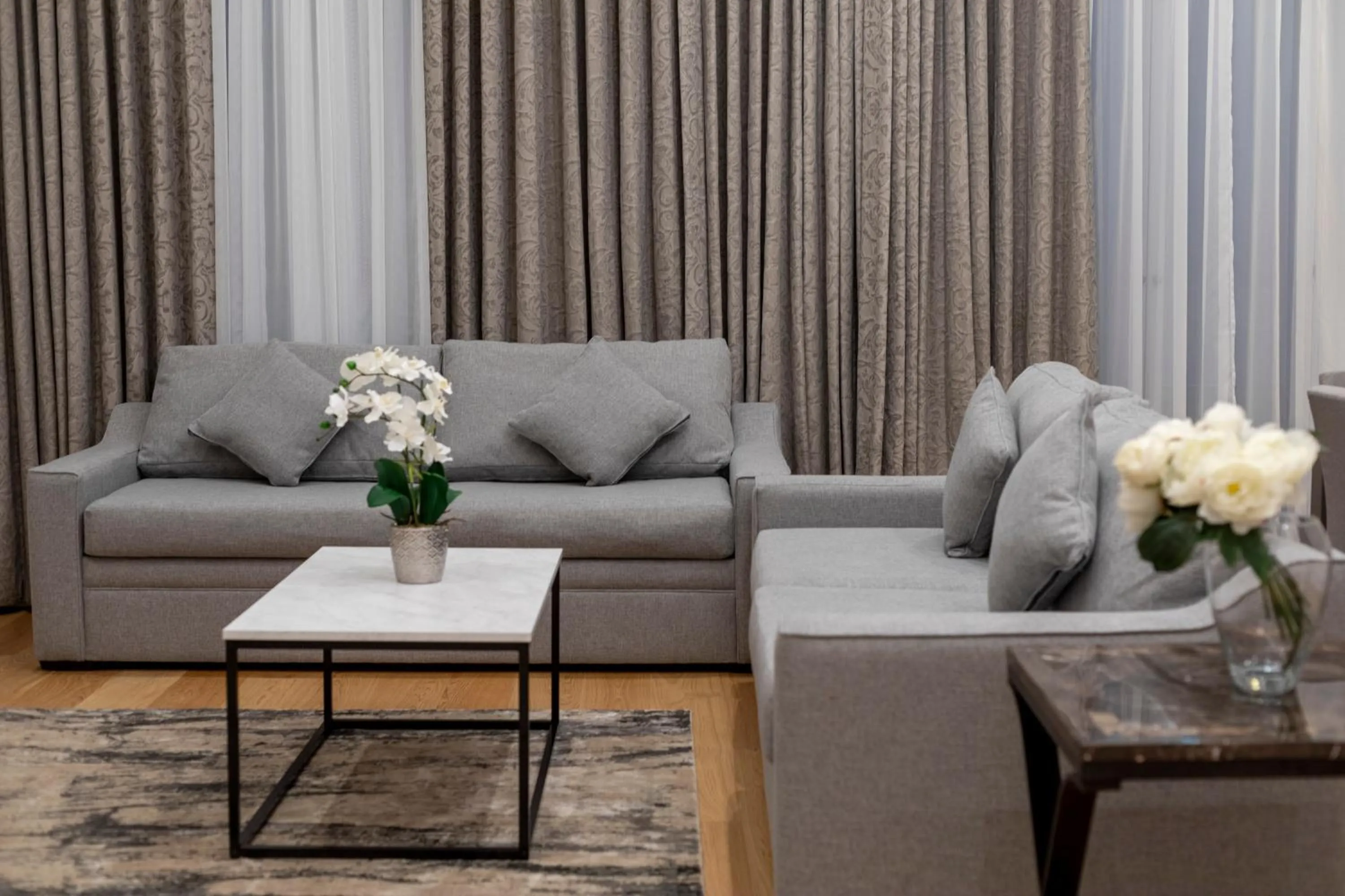 Seating area in 20 Hertford Street - Mayfair Apartments