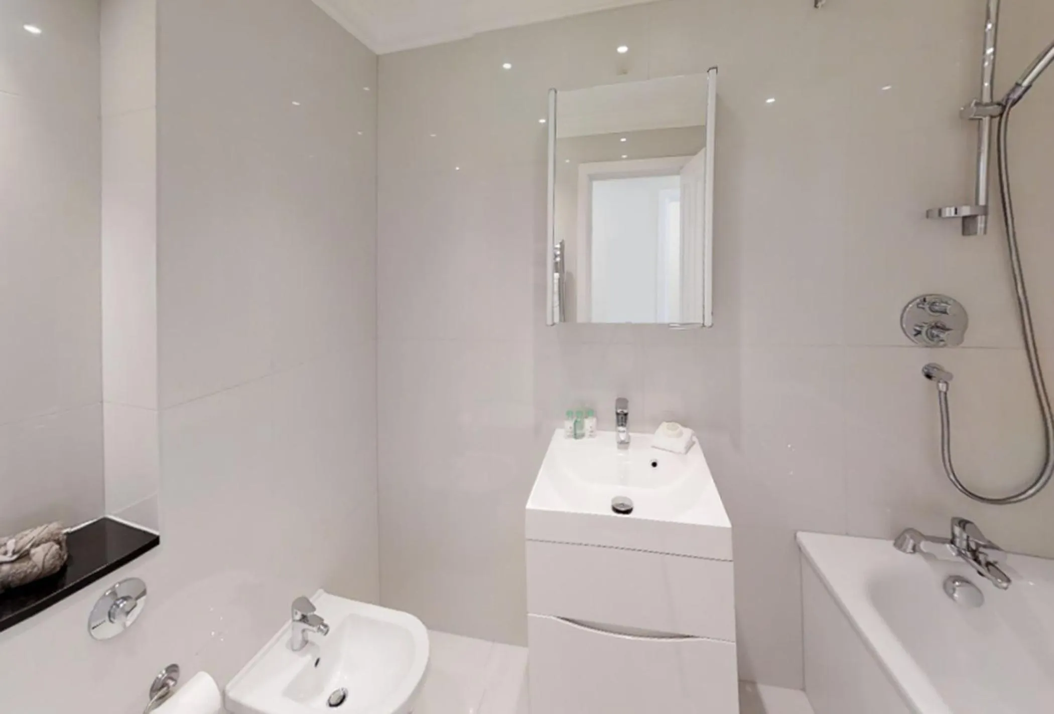 Bathroom in 20 Hertford Street - Mayfair Apartments