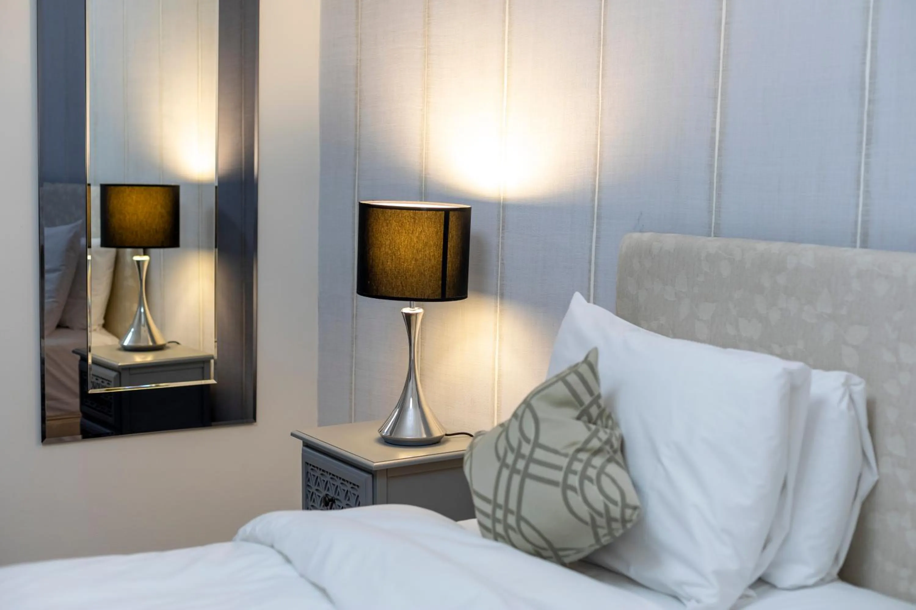 Bed in 20 Hertford Street - Mayfair Apartments