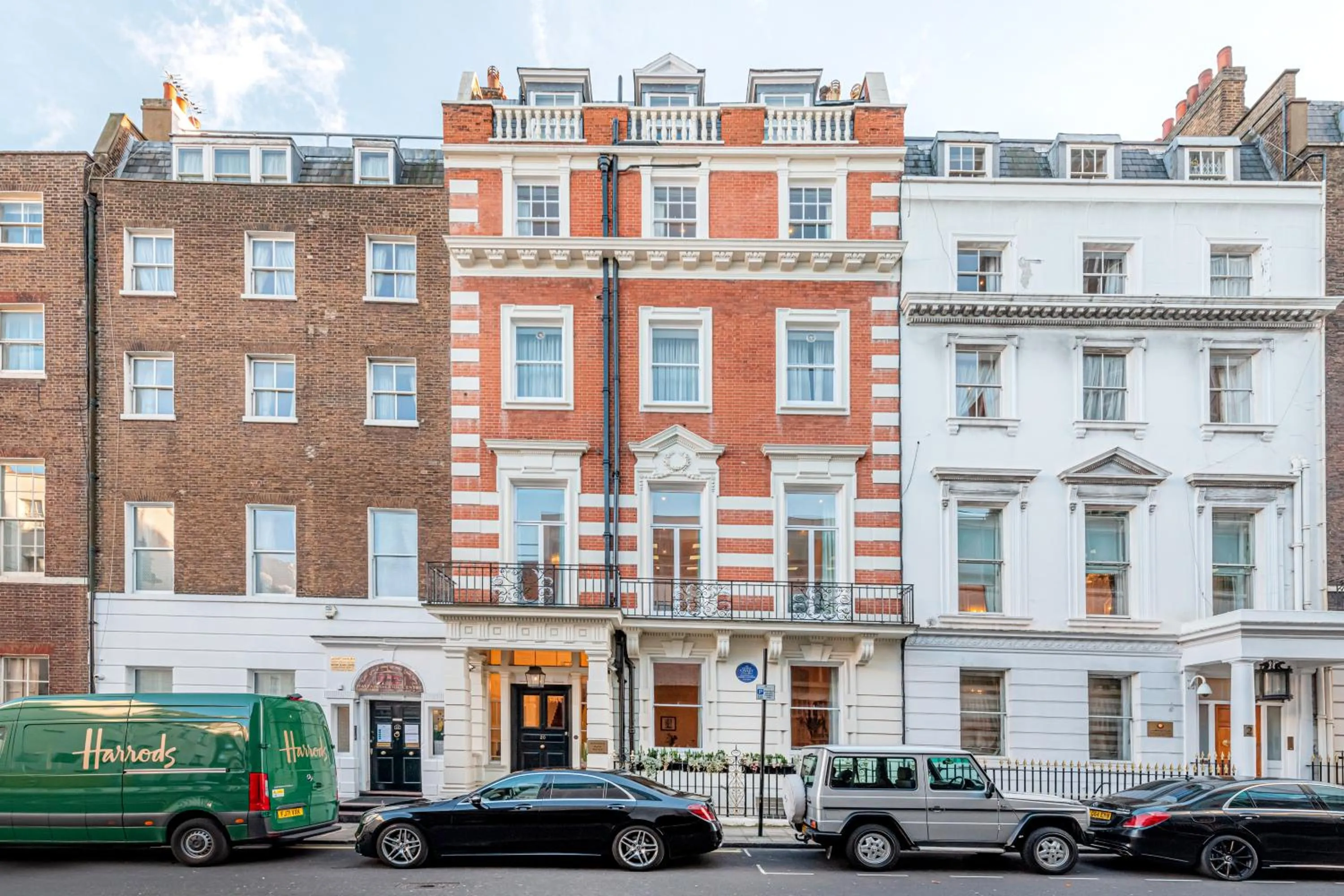Property building in 20 Hertford Street - Mayfair Apartments