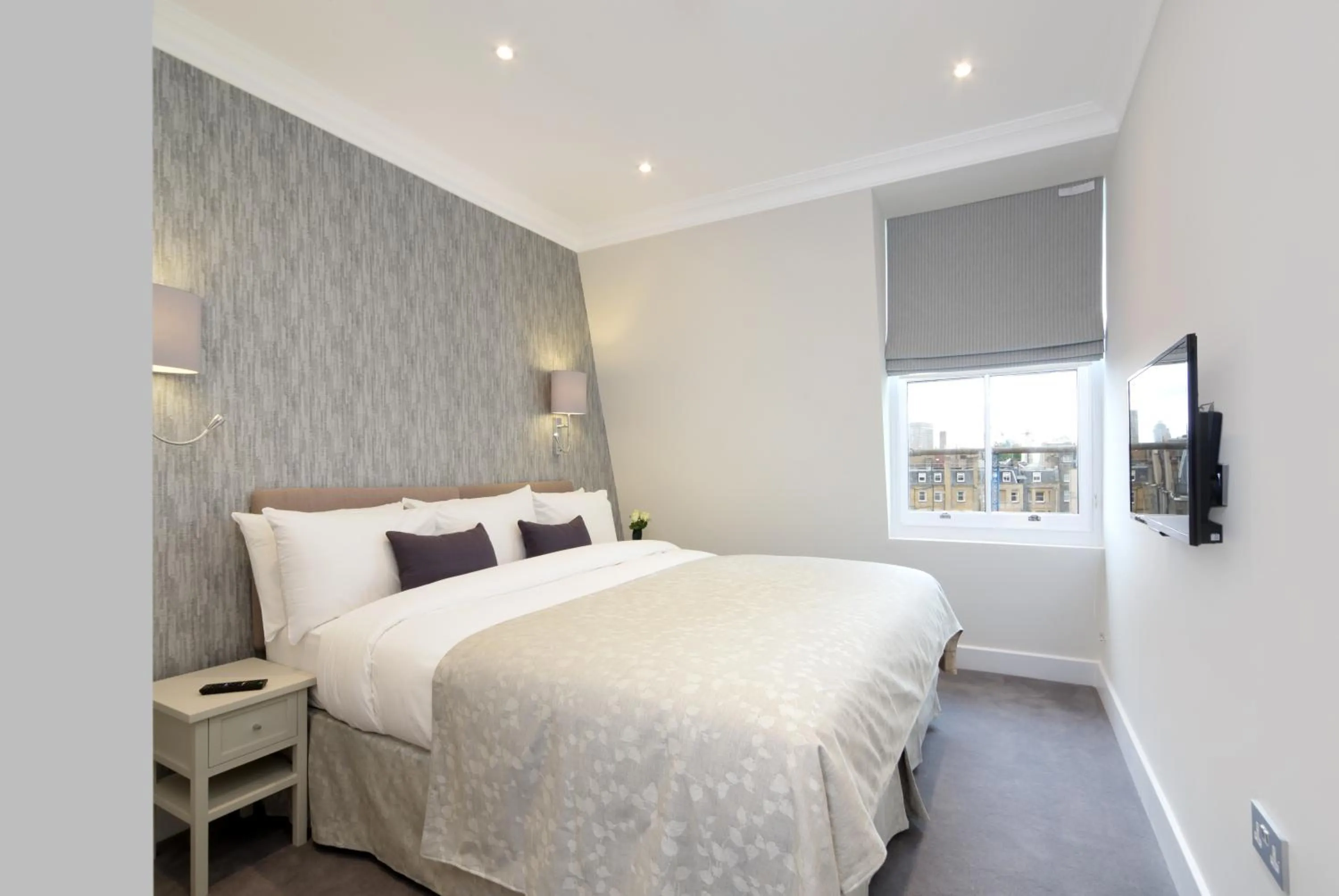 Bed in 20 Hertford Street - Mayfair Apartments