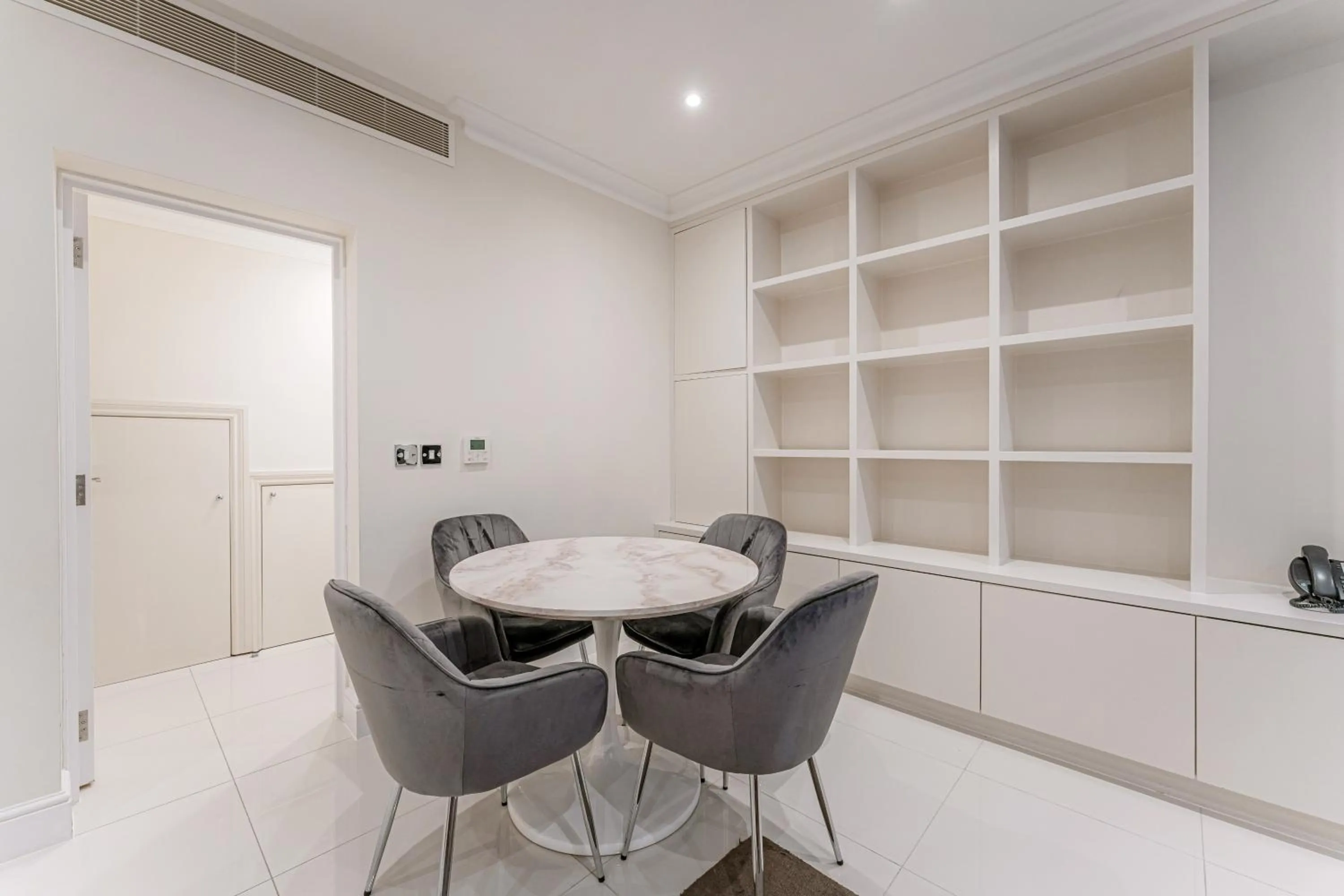 Dining area in Chesham Court Knightsbridge