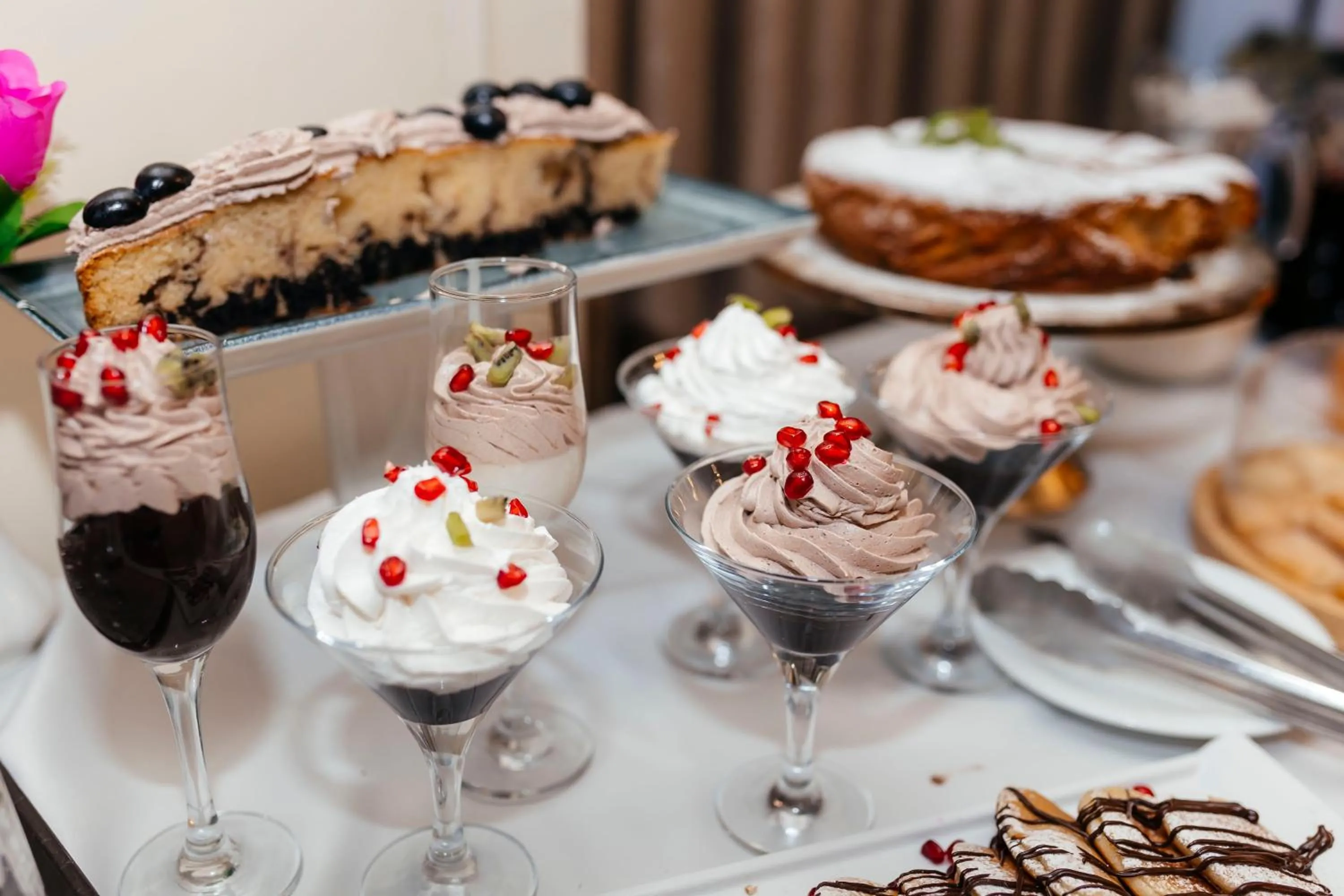 Restaurant/places to eat in Capitol Hotel