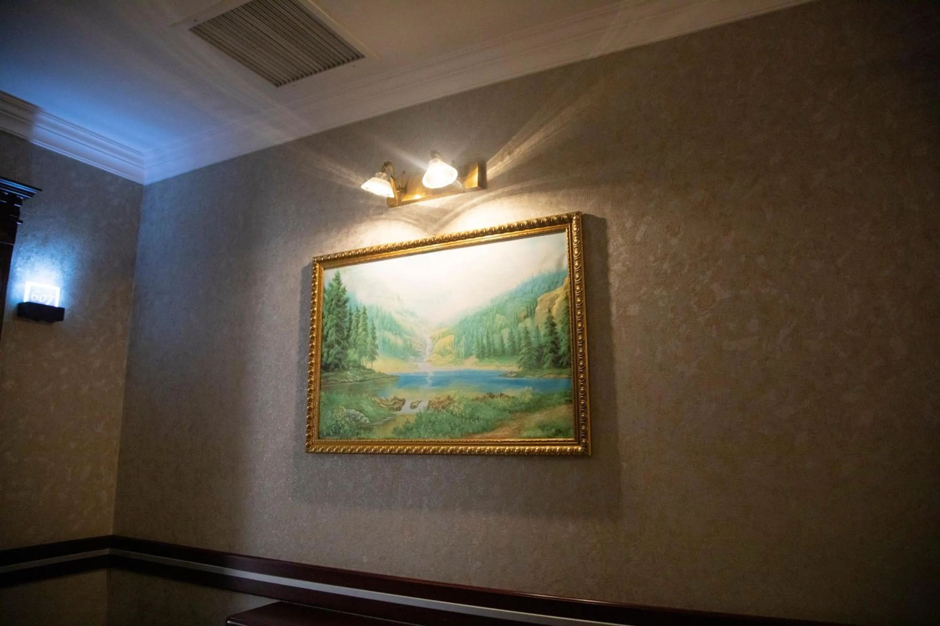 Decorative detail in Capitol Hotel