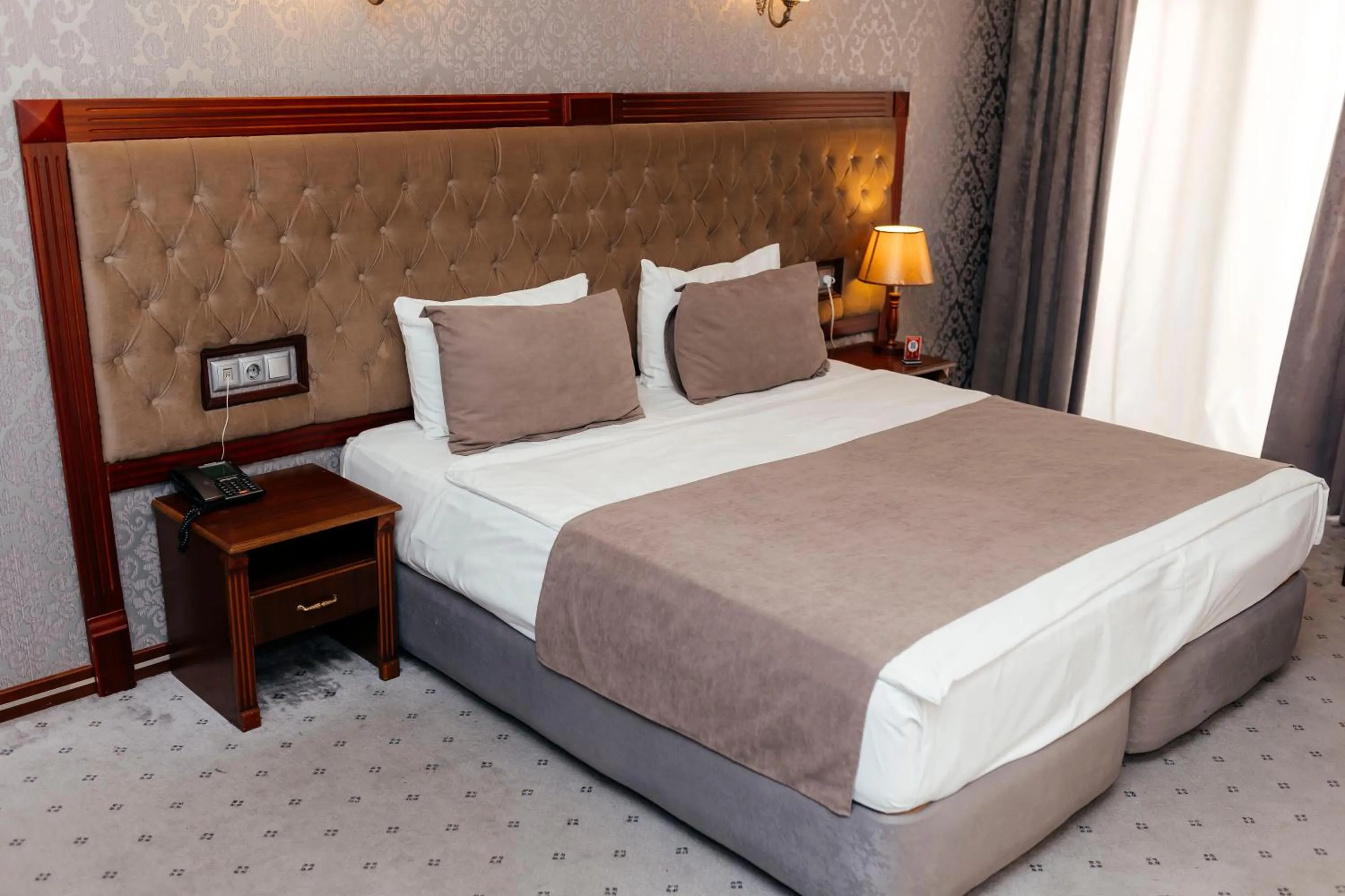 View (from property/room), Bed in Capitol Hotel