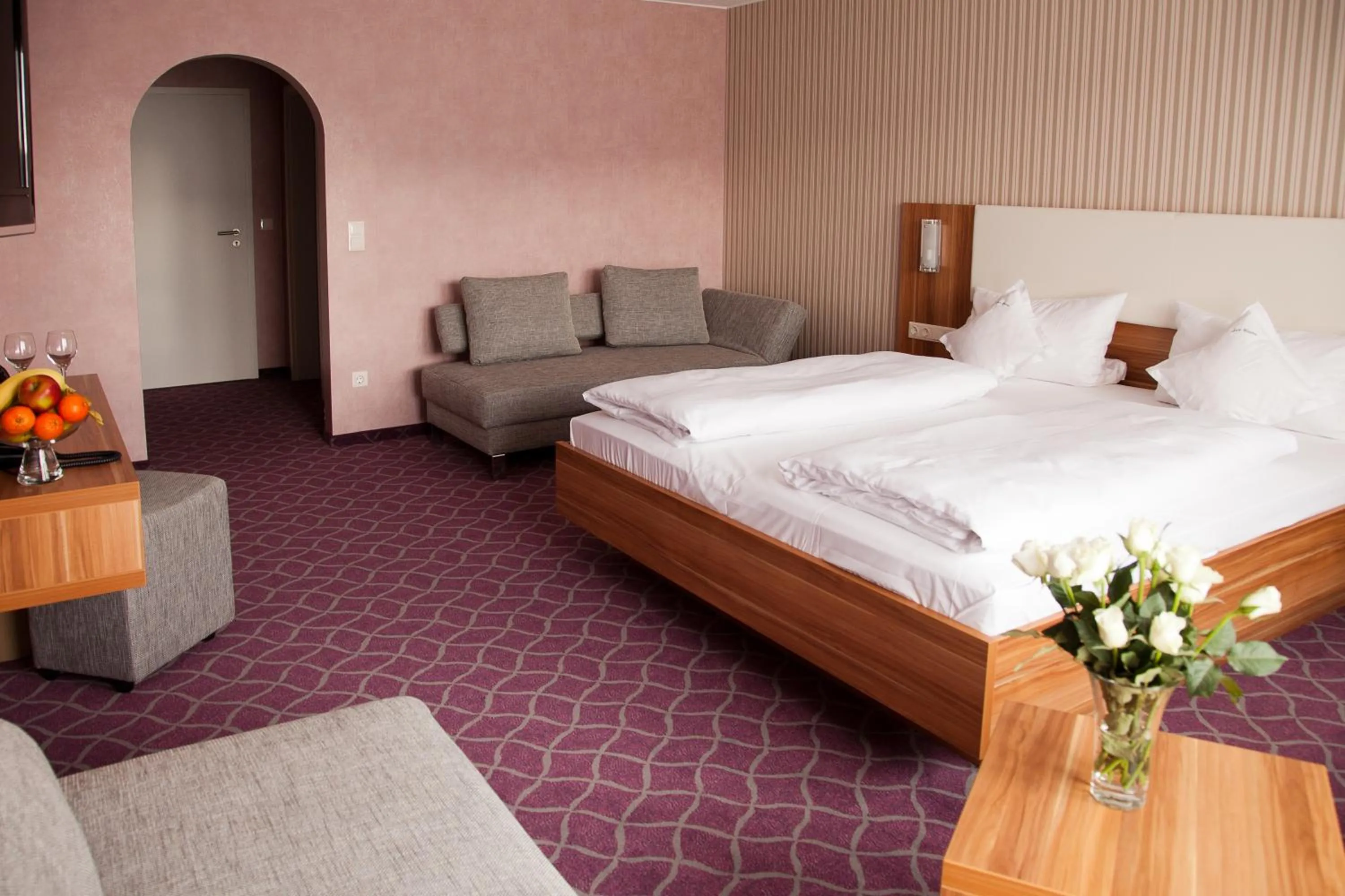 Photo of the whole room, Bed in Hotel Zur Krone