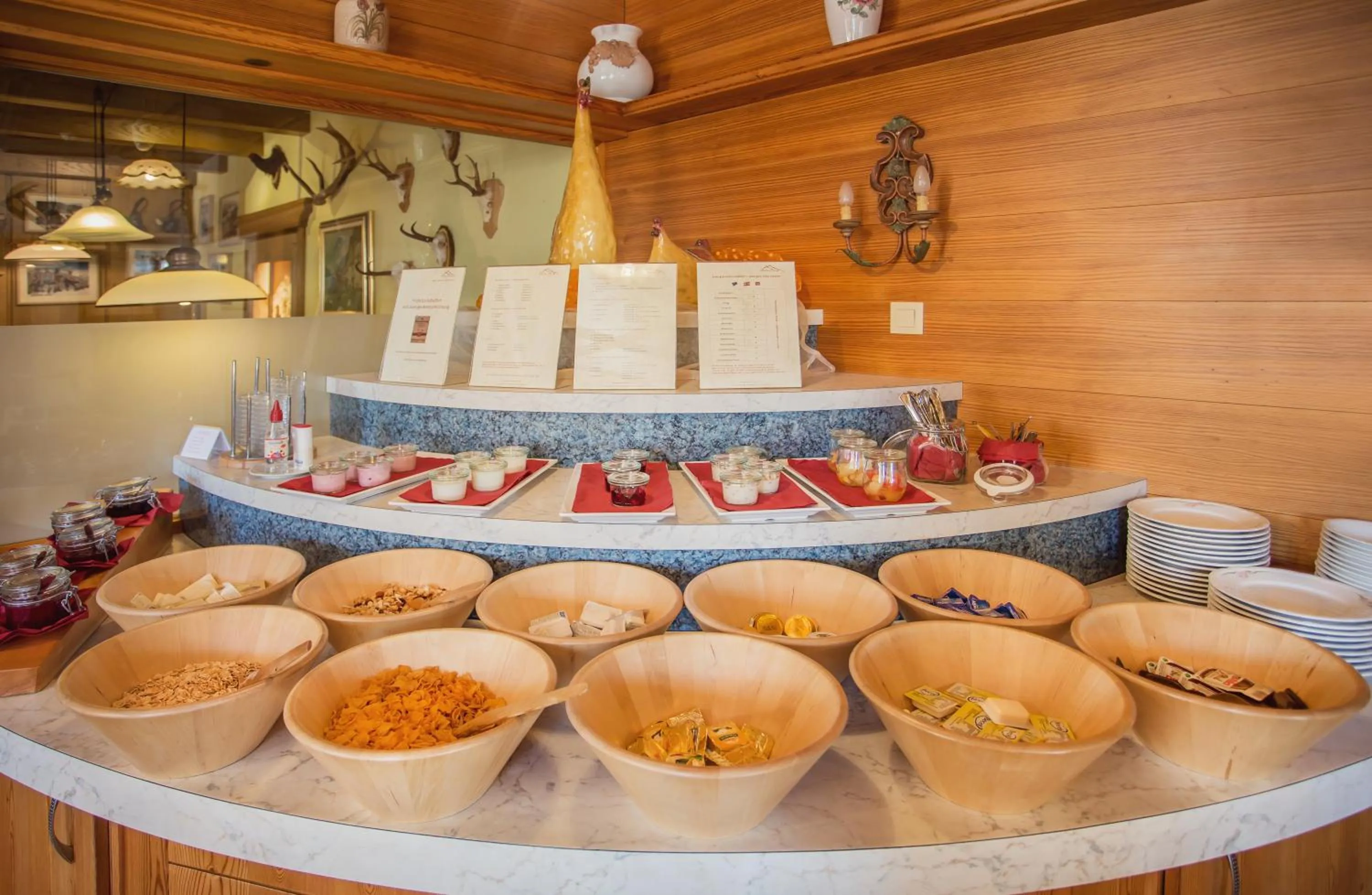 Food in Alpen Gasthof Apartments Hohe Burg