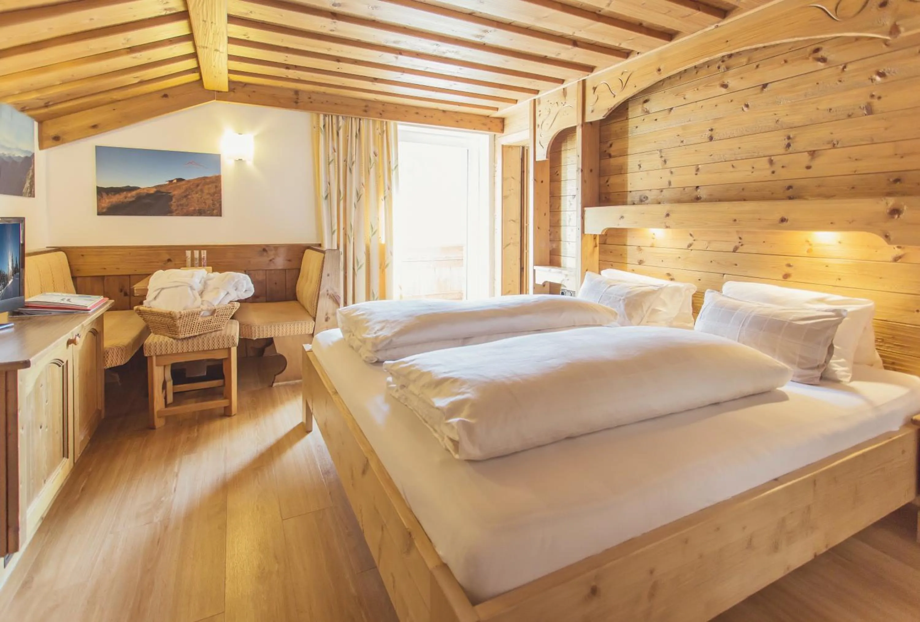Bedroom, Bed in Alpen Gasthof Apartments Hohe Burg