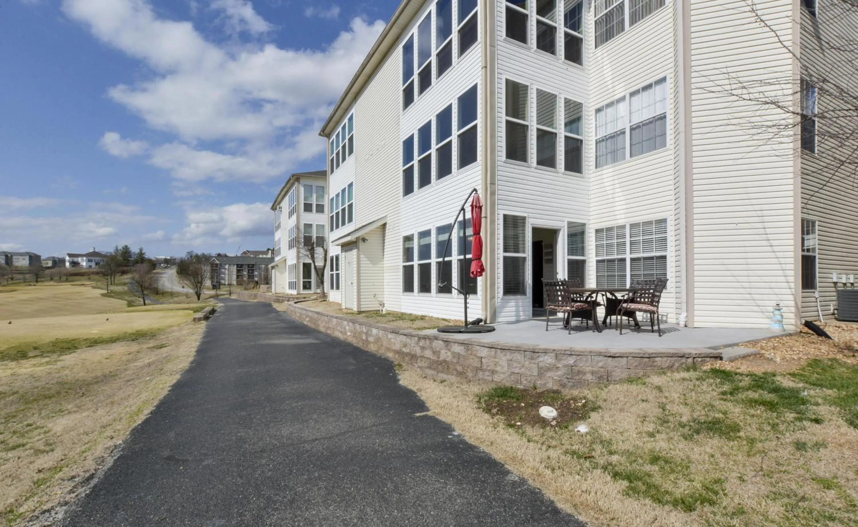 Property building in Little House On The Fairway- Luxury Golf Condo -updated - 2min Off Strip!!