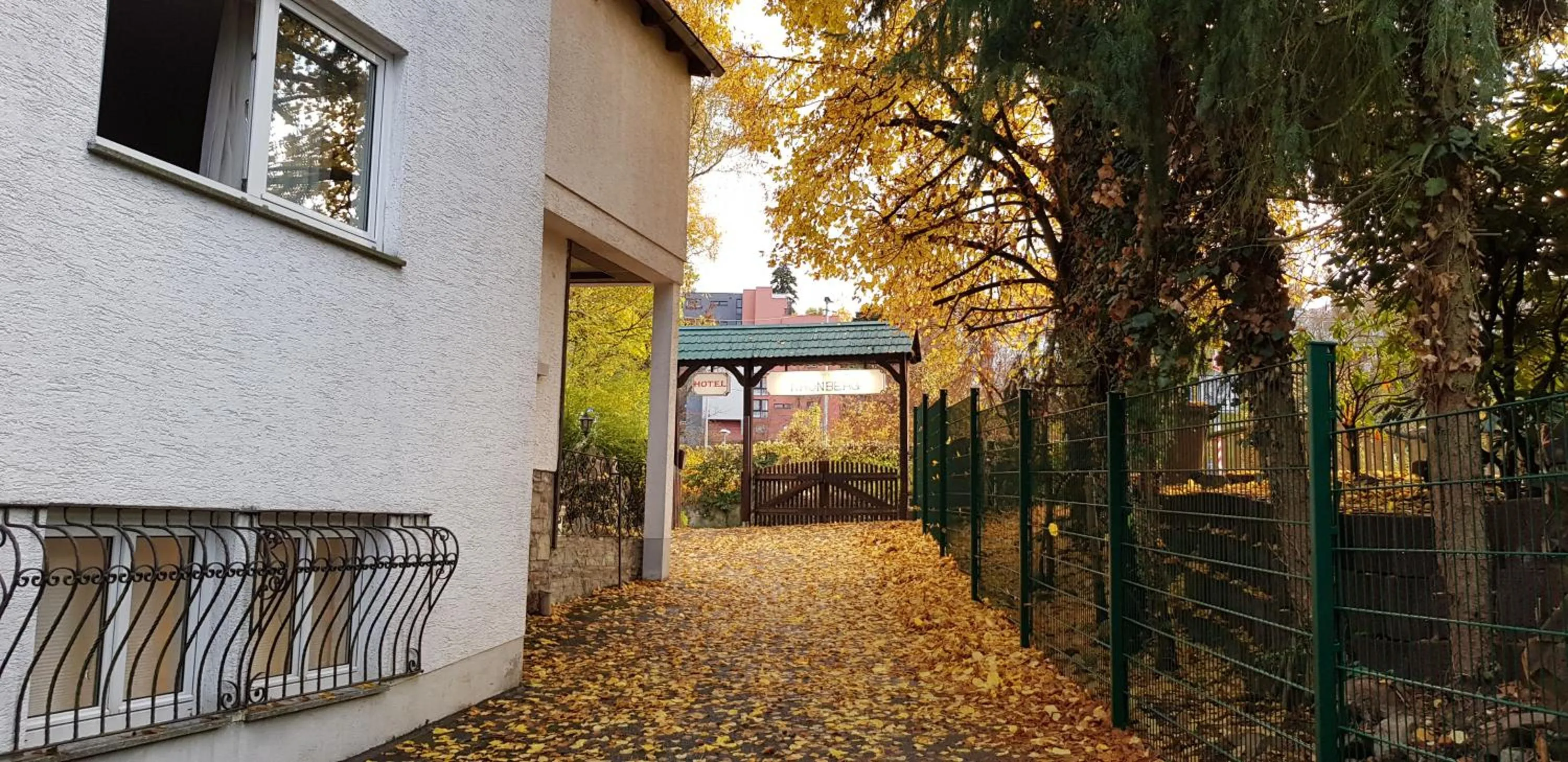 Facade/entrance in Hotel Kronberg