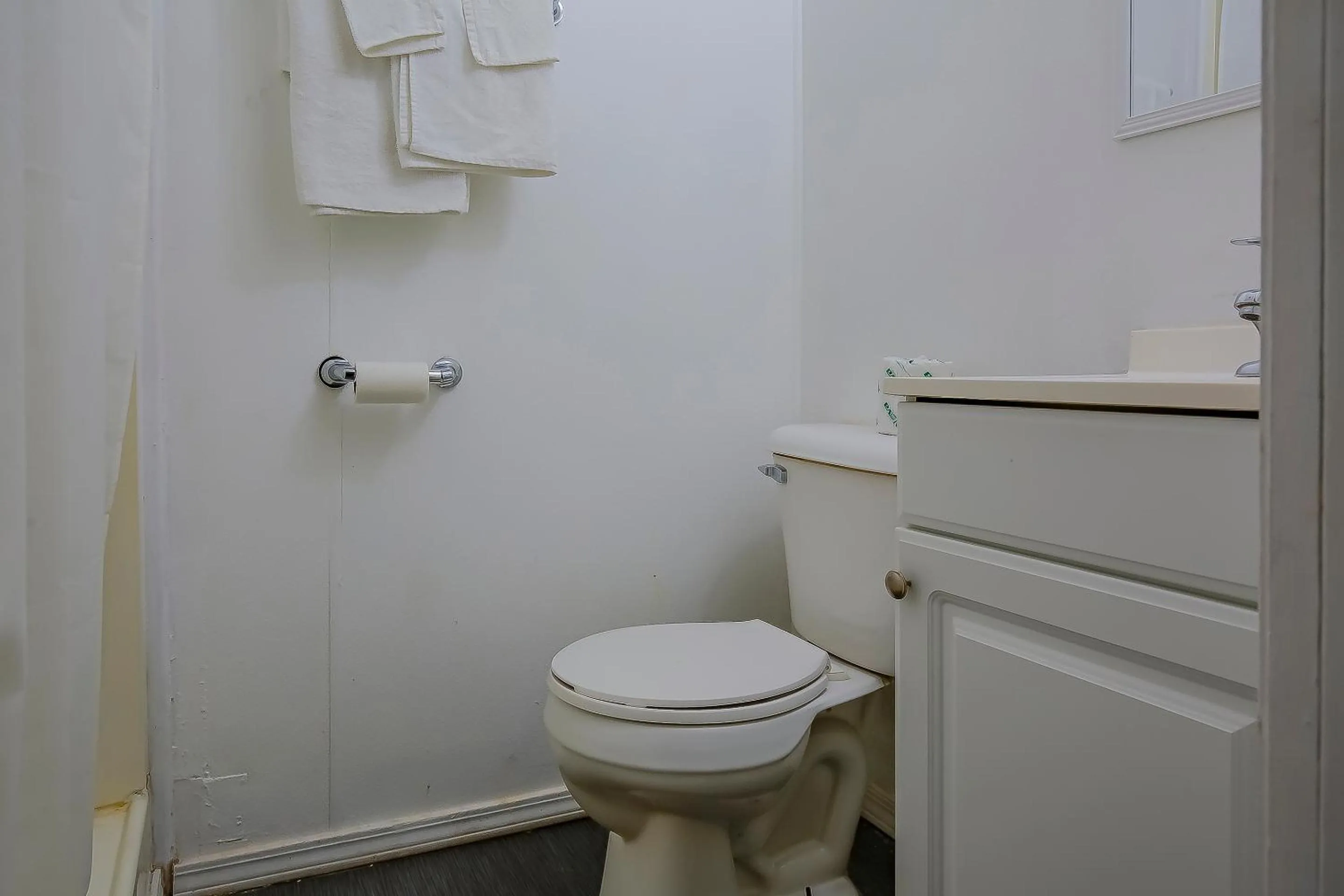 Bathroom in Hotel O Markham IL near Harvey/Tinley Park