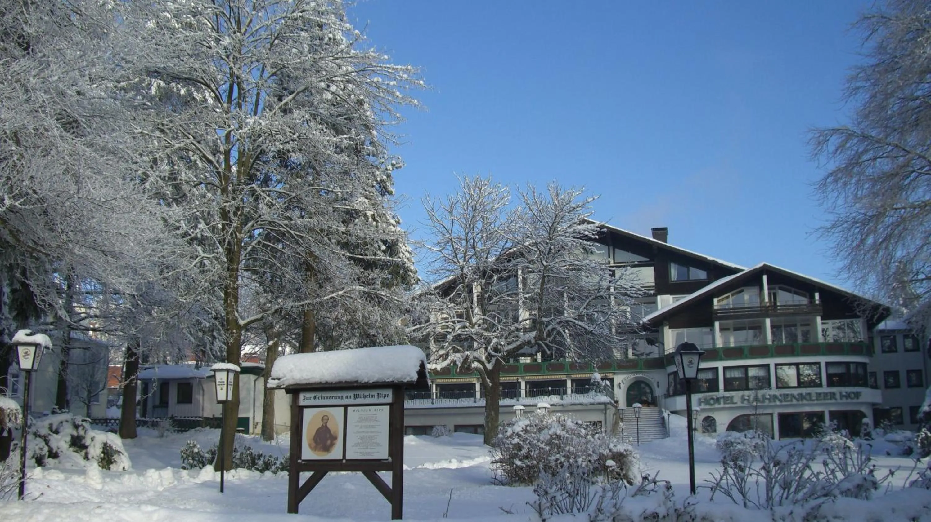 Facade/entrance in Hotel Hahnenkleer Hof