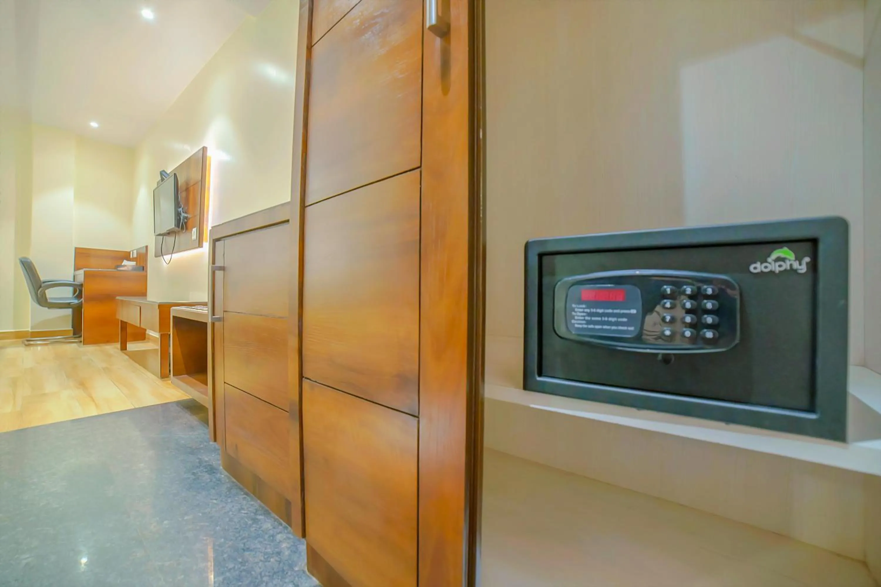 safe in Hotel Hira Inn-10mins From Railway Station & Bus Station