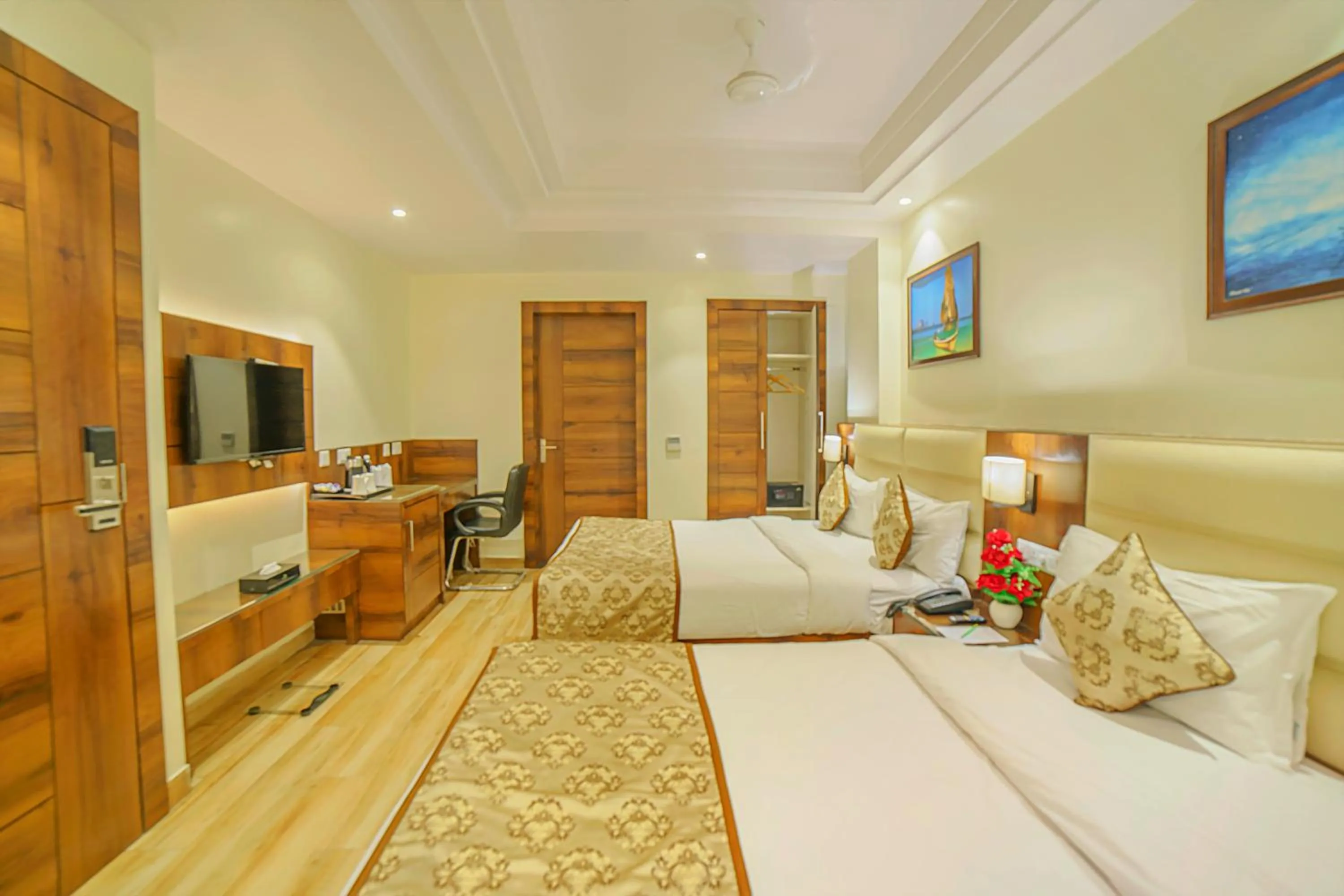 Bedroom in Hotel Hira Inn-10mins From Railway Station & Bus Station