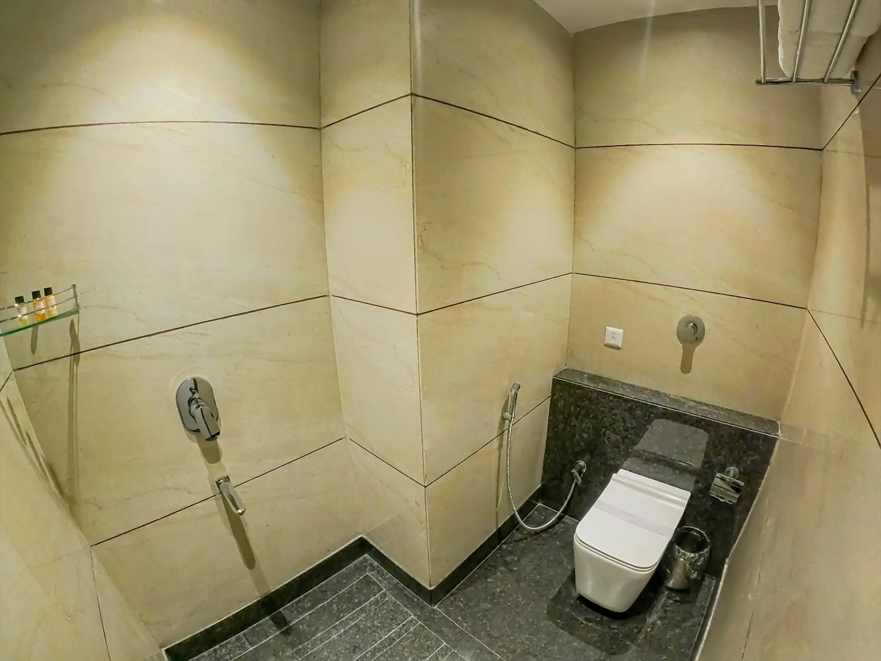 Bathroom in Hotel Hira Inn-10mins From Railway Station & Bus Station
