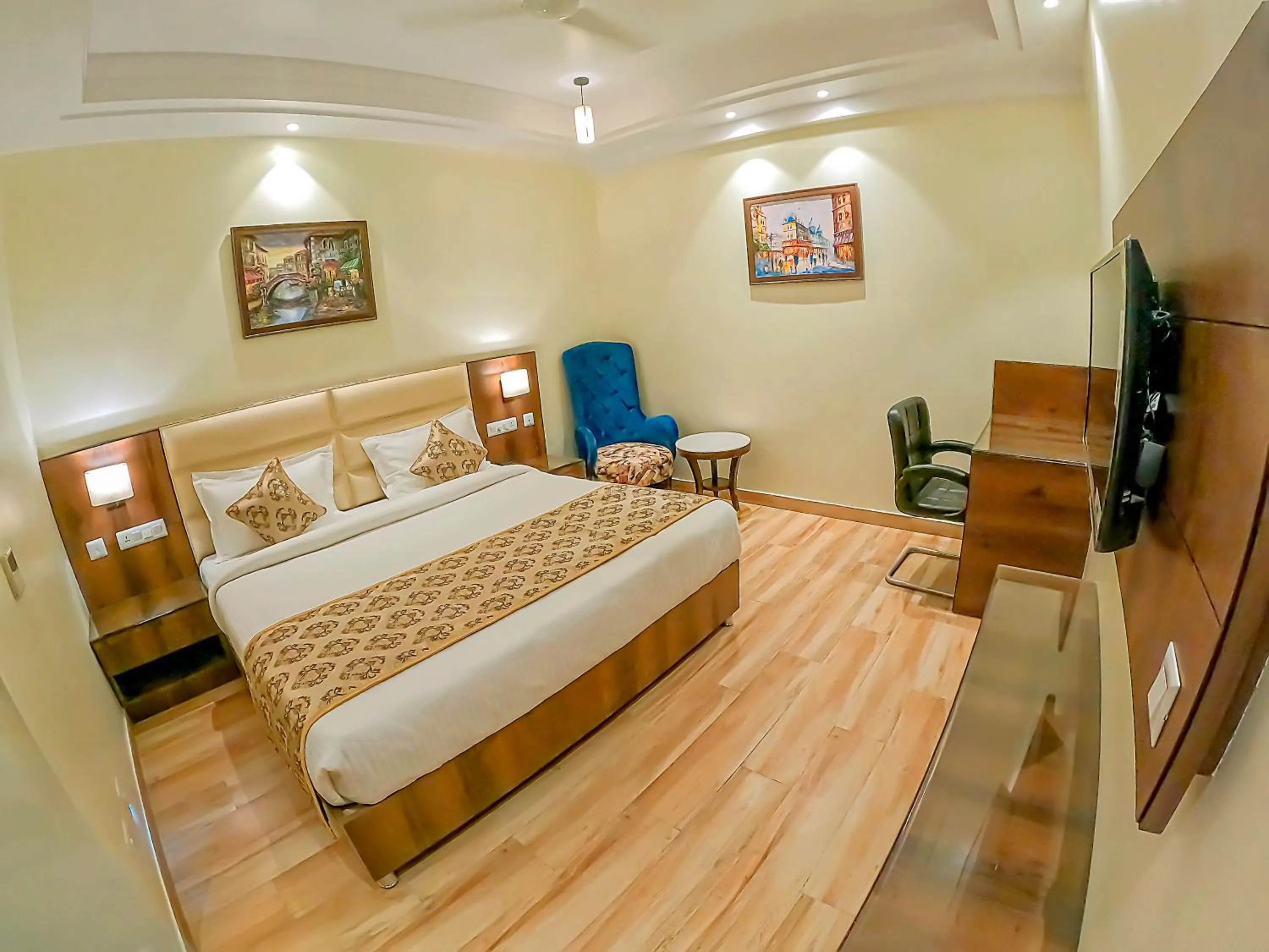 Bedroom in Hotel Hira Inn-10mins From Railway Station & Bus Station
