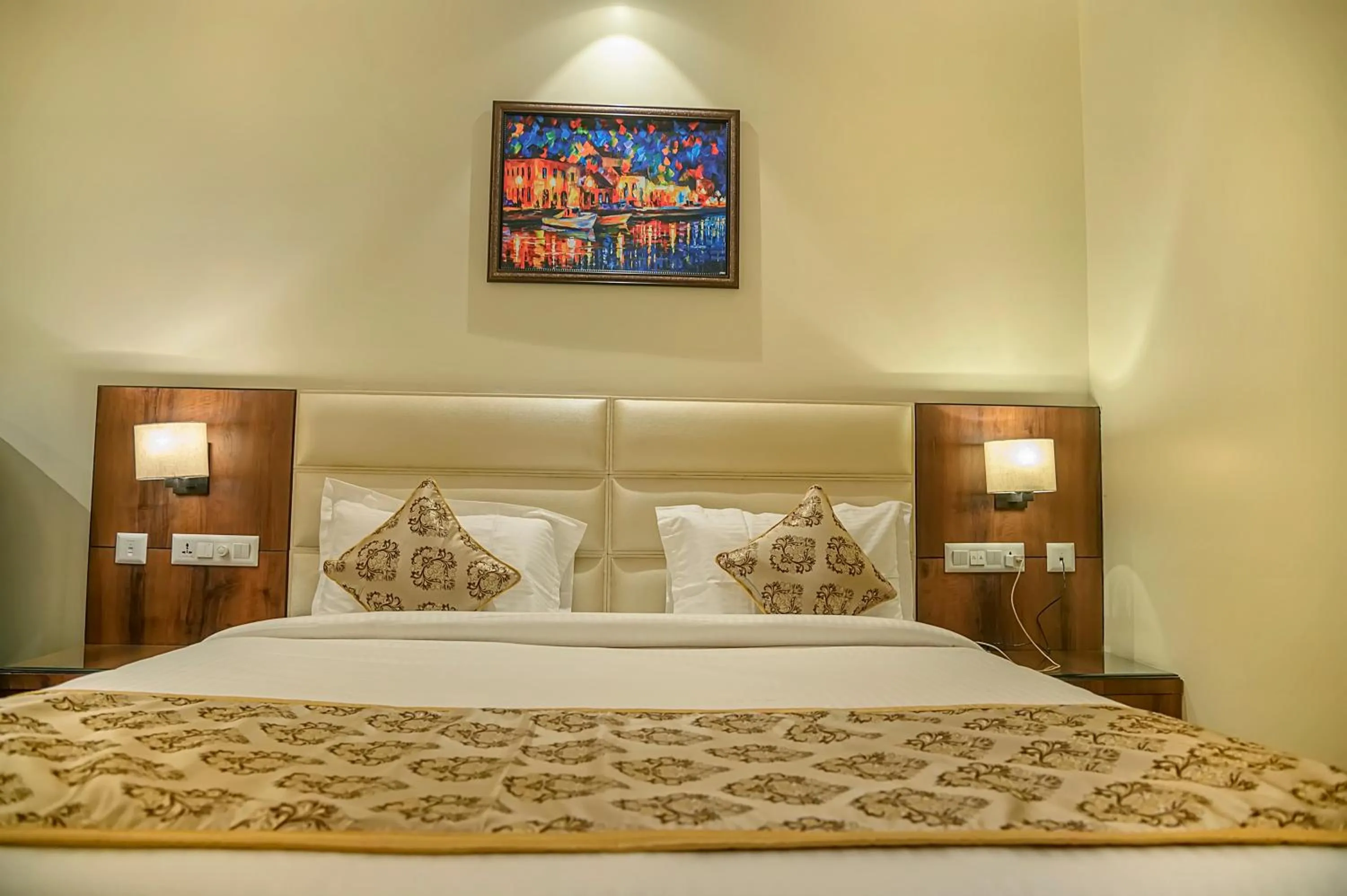 Bedroom in Hotel Hira Inn-10mins From Railway Station & Bus Station
