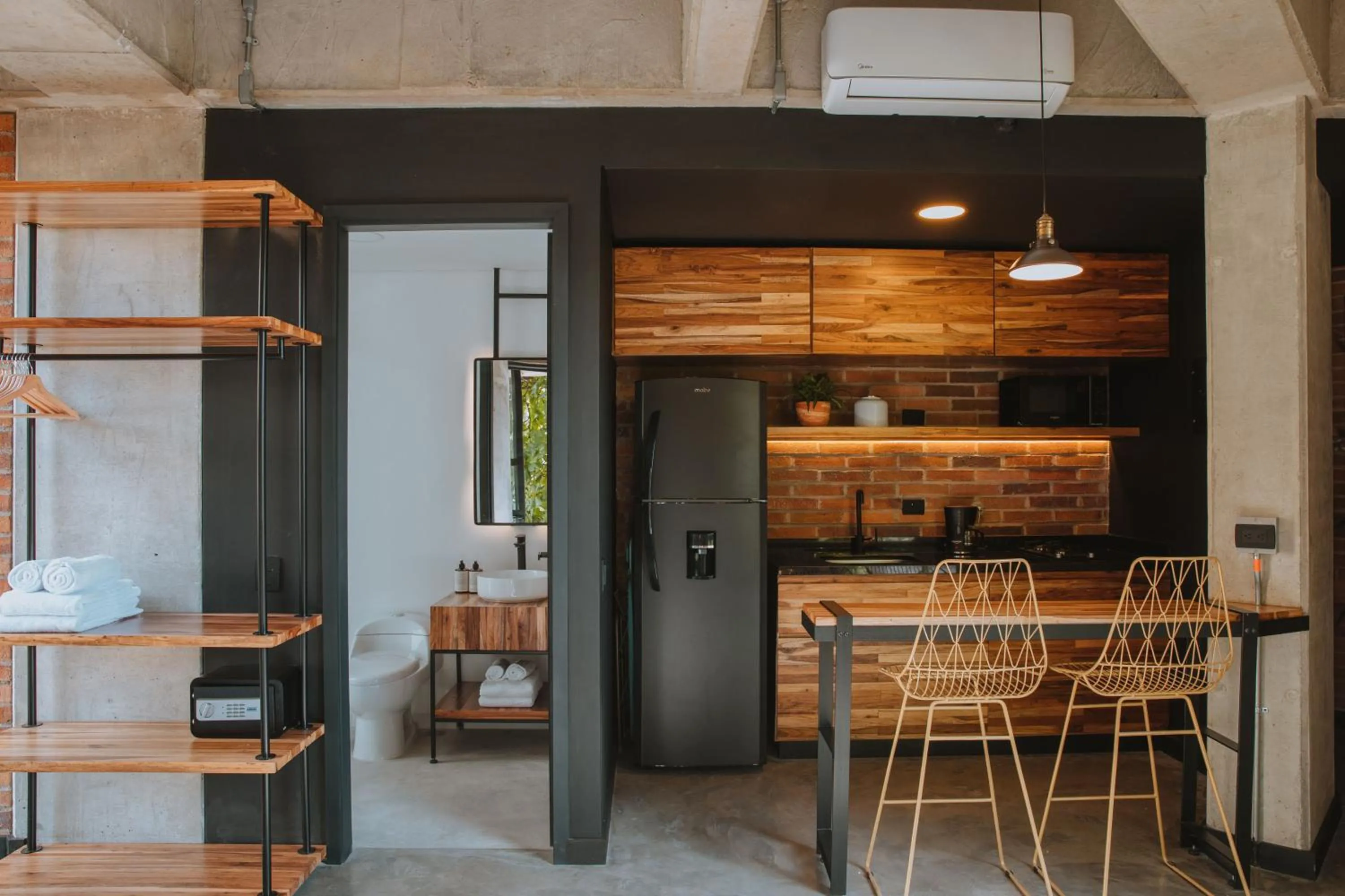 Kitchen or kitchenette in Hotel 3450 Living Lofts