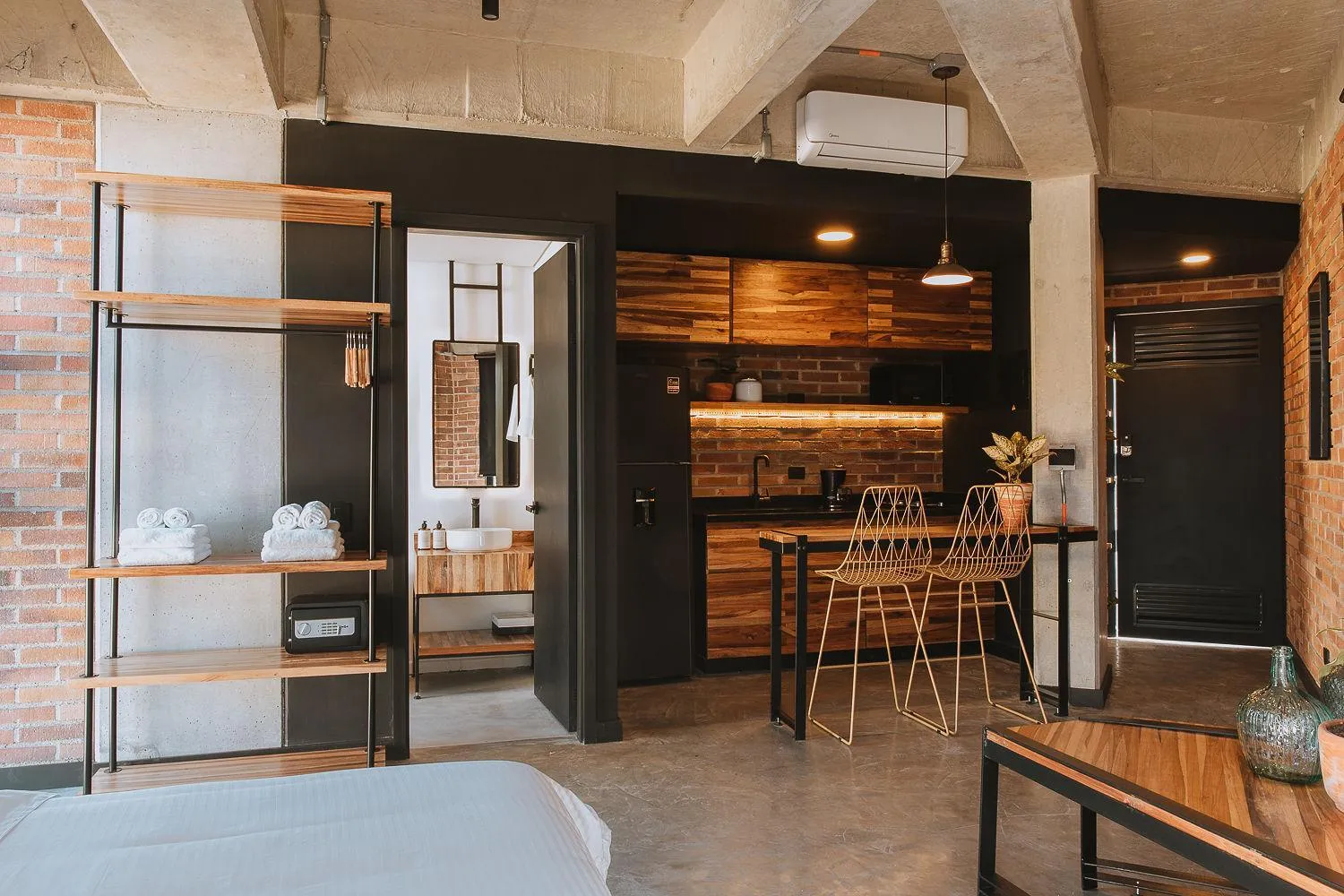 Kitchen or kitchenette in Hotel 3450 Living Lofts