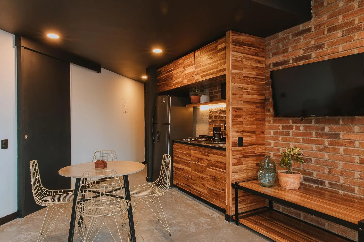 Kitchen or kitchenette in Hotel 3450 Living Lofts